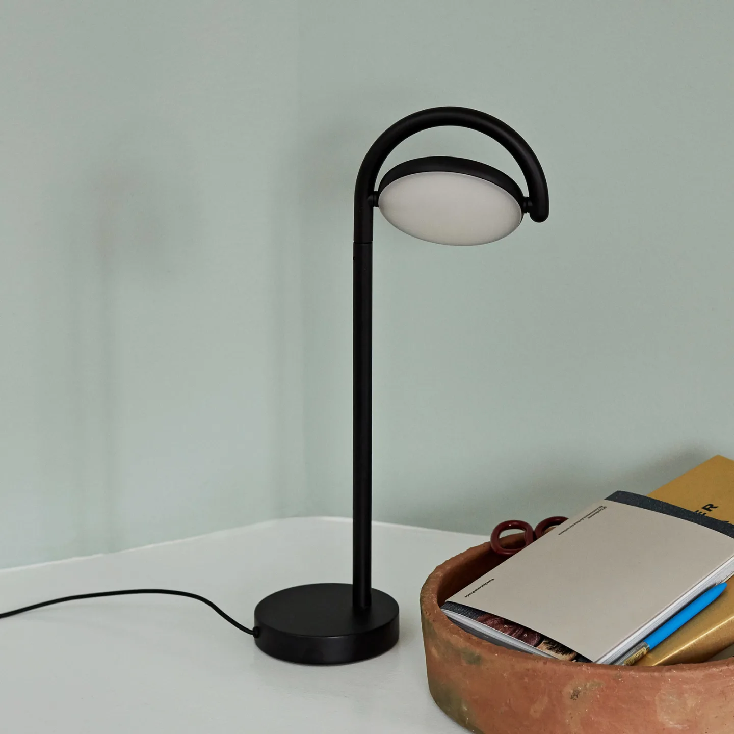 Marselis Tischleuchte Soft black - HAY - Wohnzimmer - Design - Metall - Mit Schirm