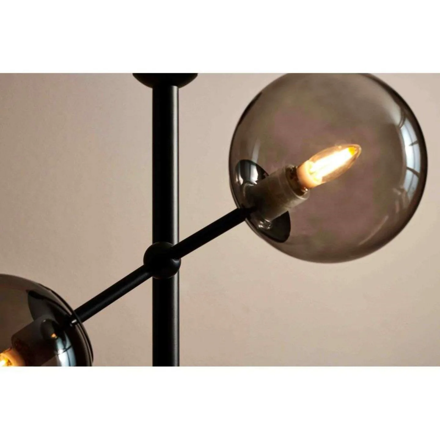 Atom Gulvlampe Smoke - Halo Design - Stue - Metal