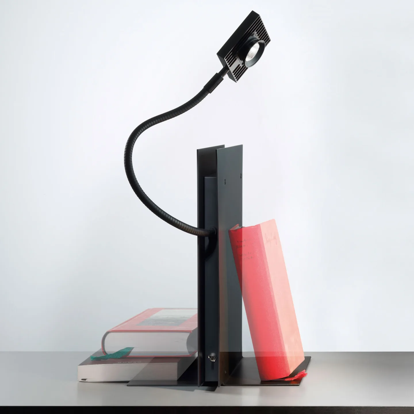 LED's Oskar Tischleuchte - Ingo Maurer LED´s Oskar - Schlafzimmer - Design - Metall