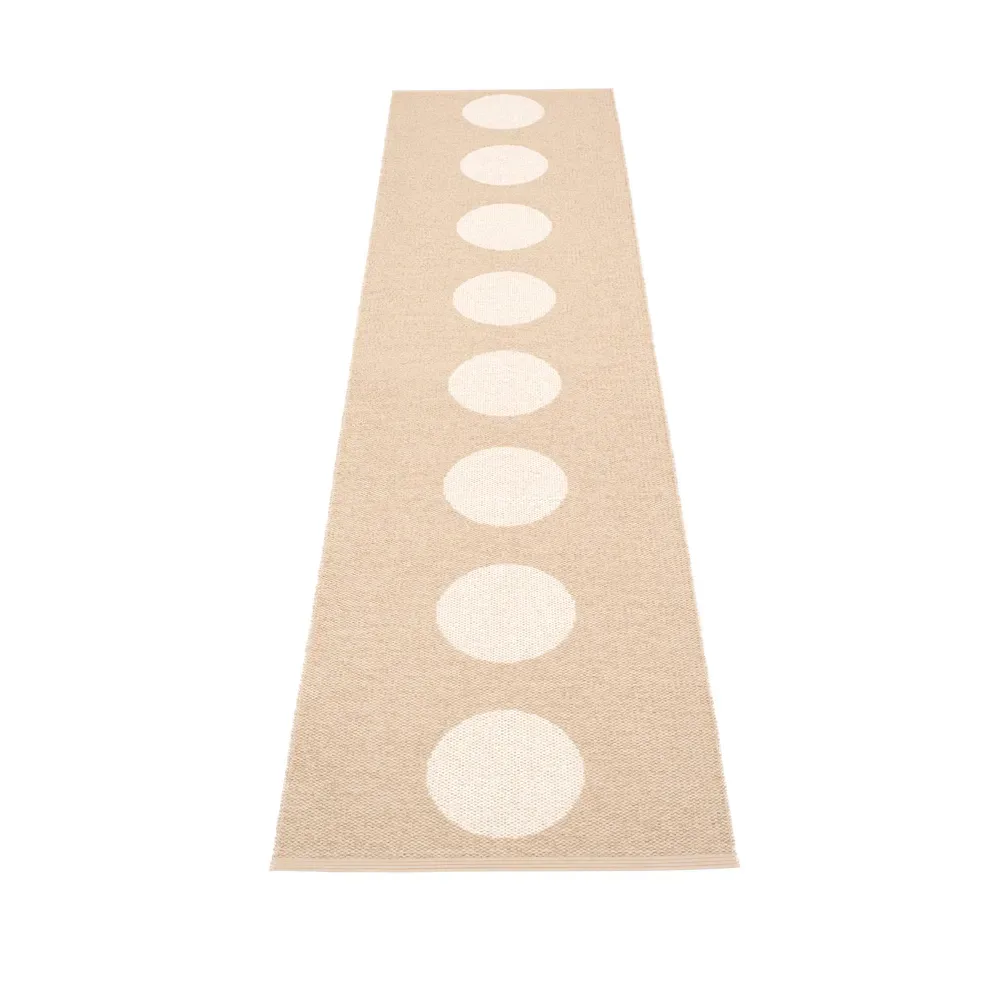 Pappelina Vera gångmatta beige/vanilla, 70x375 cm