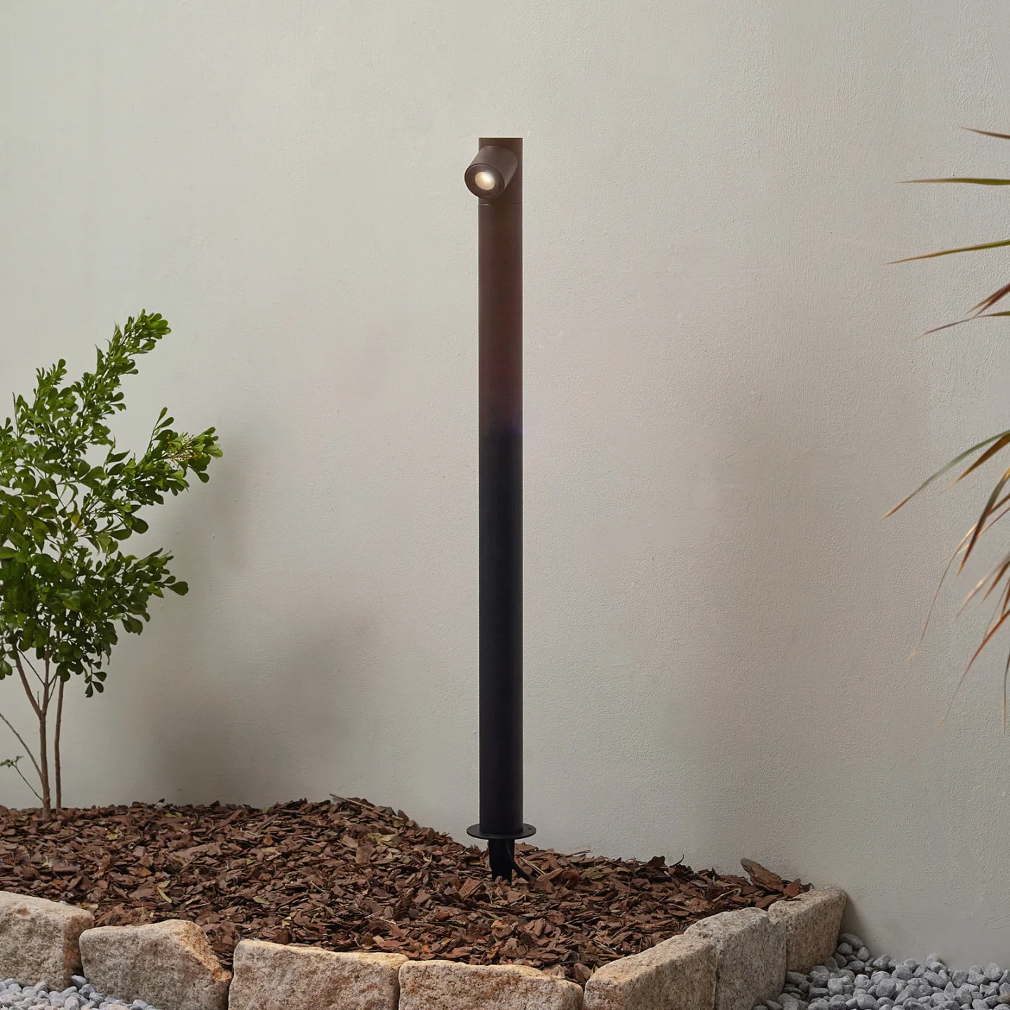 Luzian LED Gartenleuchte H80 w/Speer Schwarz - Lindby - Terrasse - Modern - Metall - Einflammig