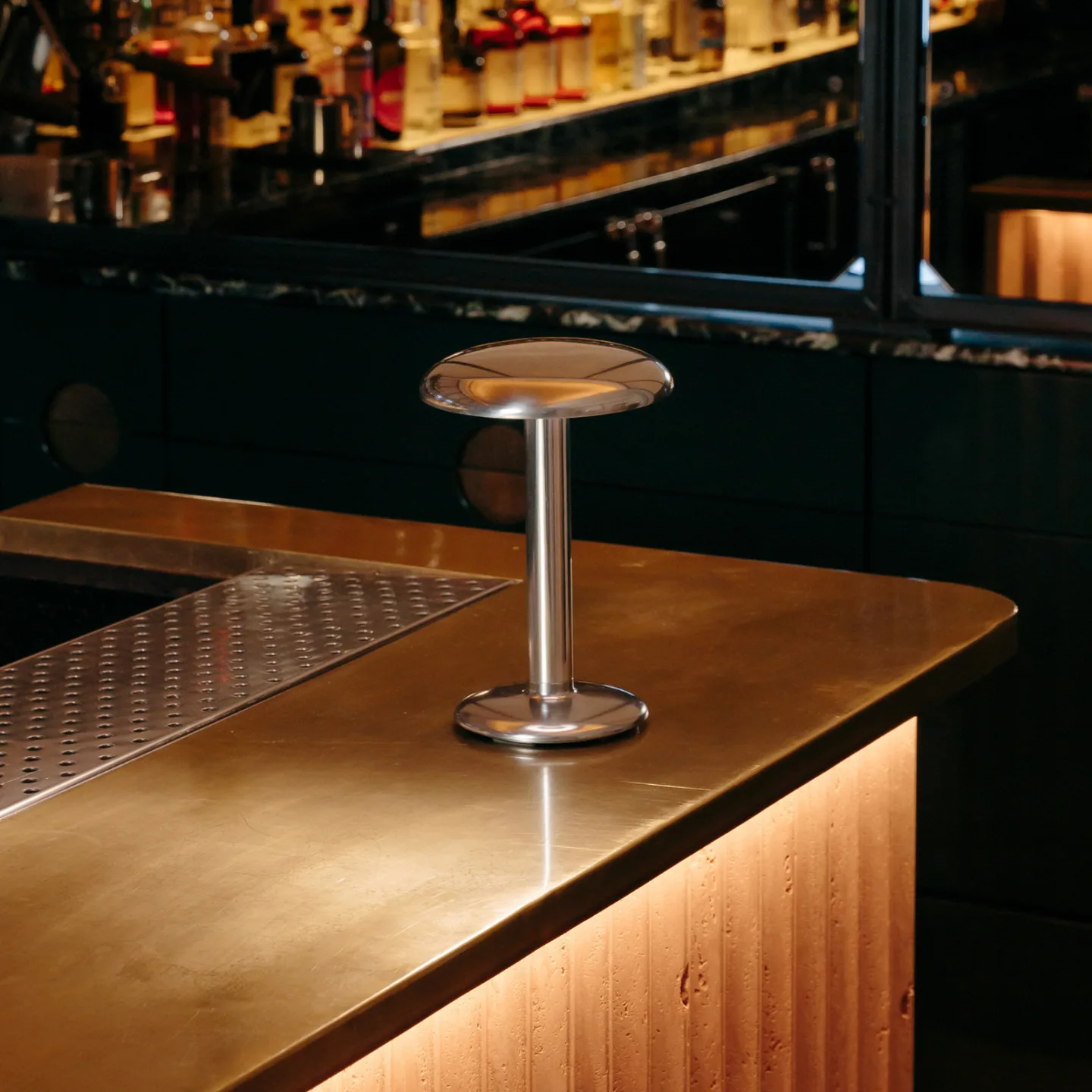 Gustave Portable Bordlampe Polished Silver - Flos Flos Architectural - Terrasse - Design - Metall - Med skjerm