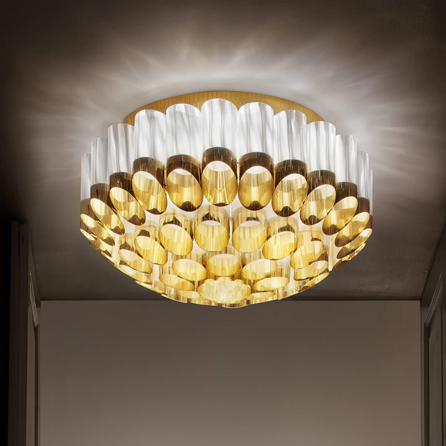 Odeon Ceiling Deckenleuchte, gold, Ø 65 cm - Slamp - Wohnzimmer - Design - Kunststoff - Mehrflammig