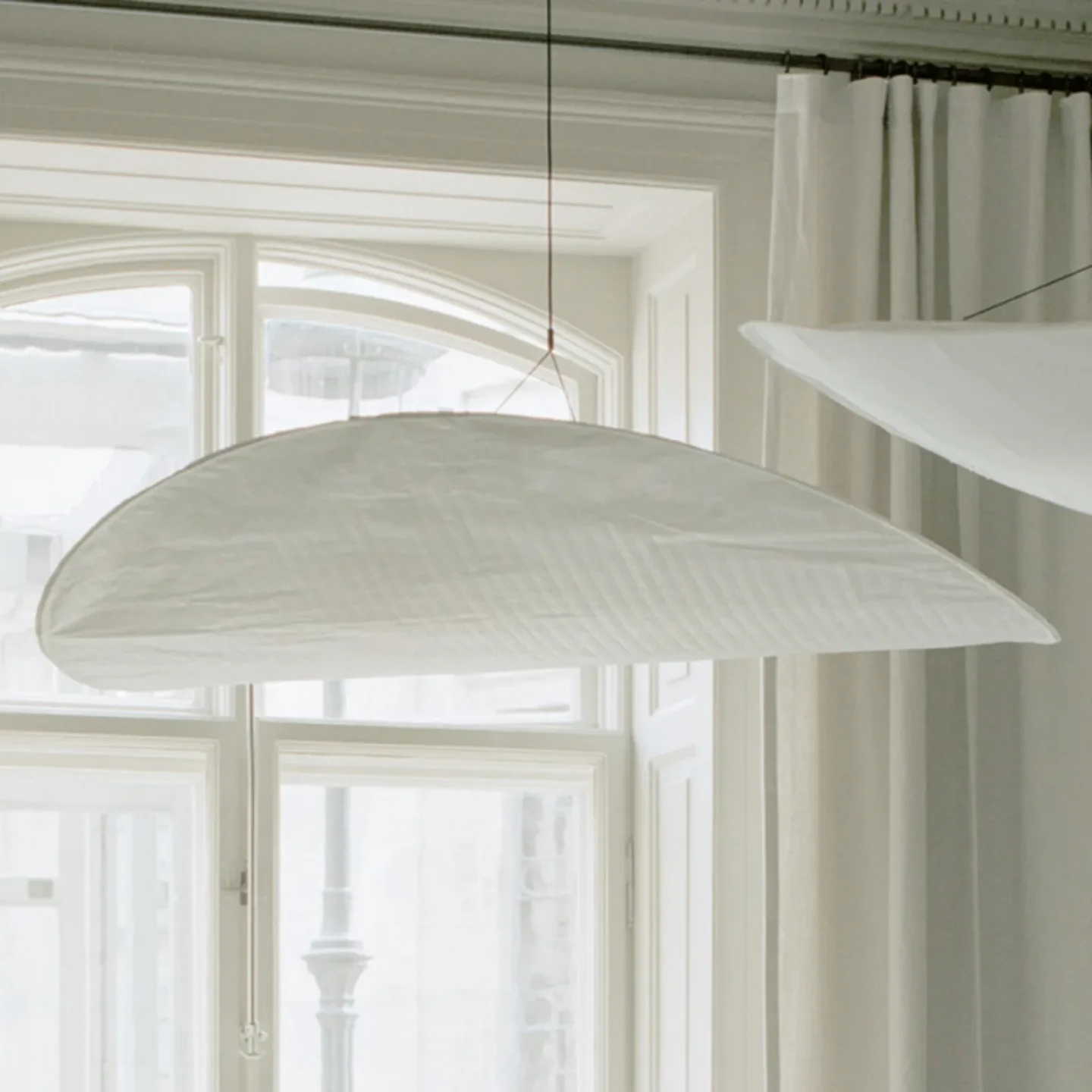 Tense LED-hængelampe, Ø 120 cm, hvid – New Works - Køkken - Design - Plastik - Med én lyskilde