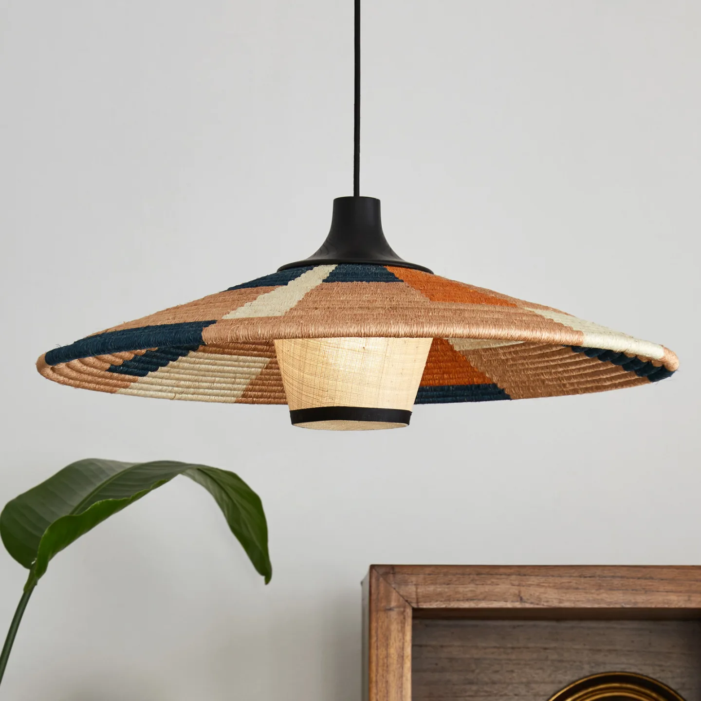 Parrot Pendel M Sand - Forestier Parrot M - Stue - Design - Med en lyskilde