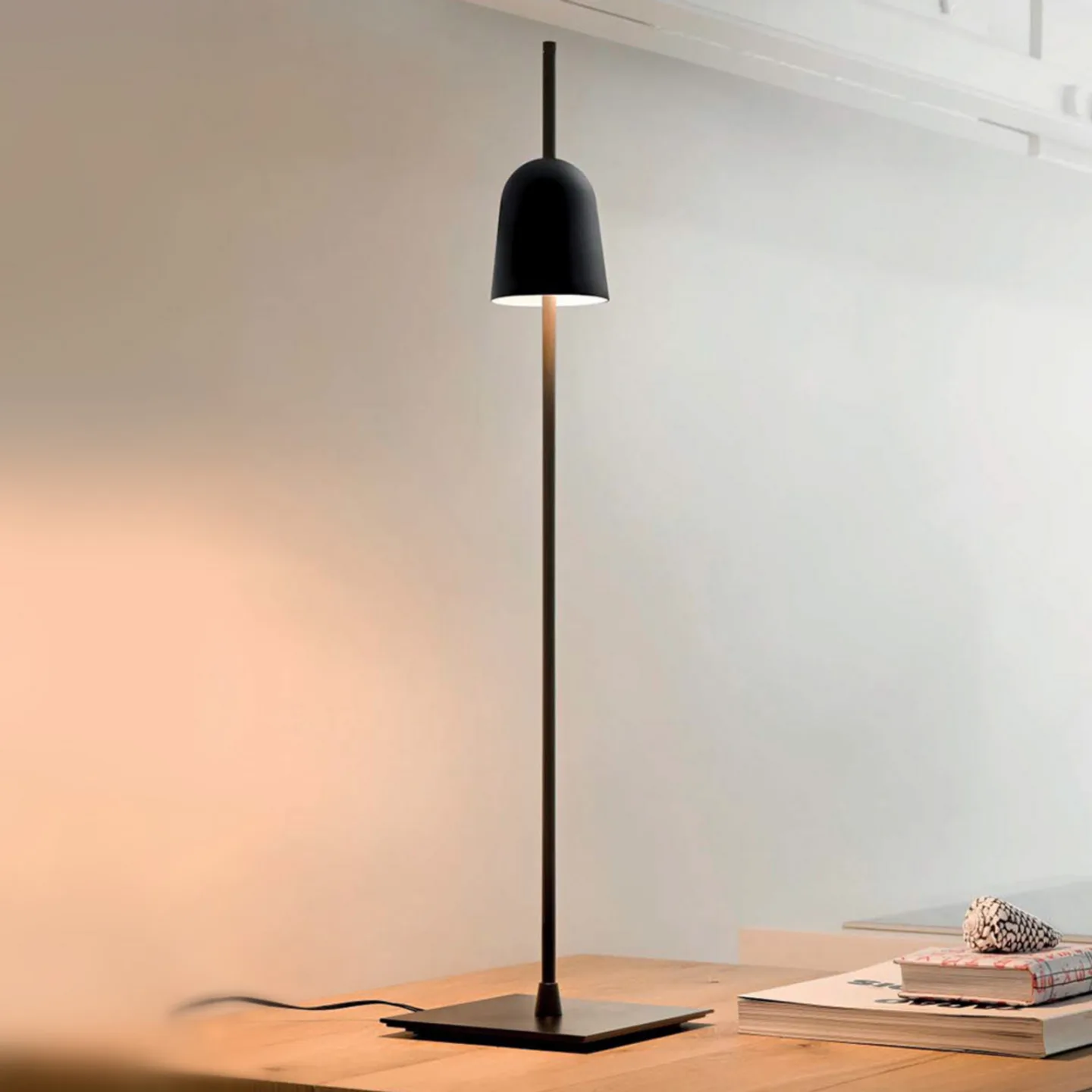 Ascent Tischeuchte - Luceplan - Wohnzimmer - Design - Metall - Mit Schirm