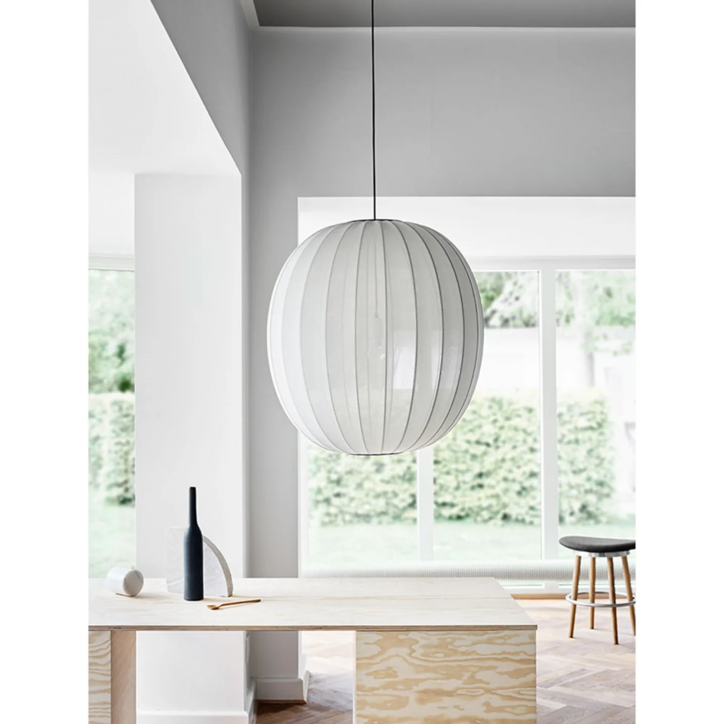 Knit-Wit 75 Round Pendel Pearl White - Made By Hand - Soverom - Aluminium