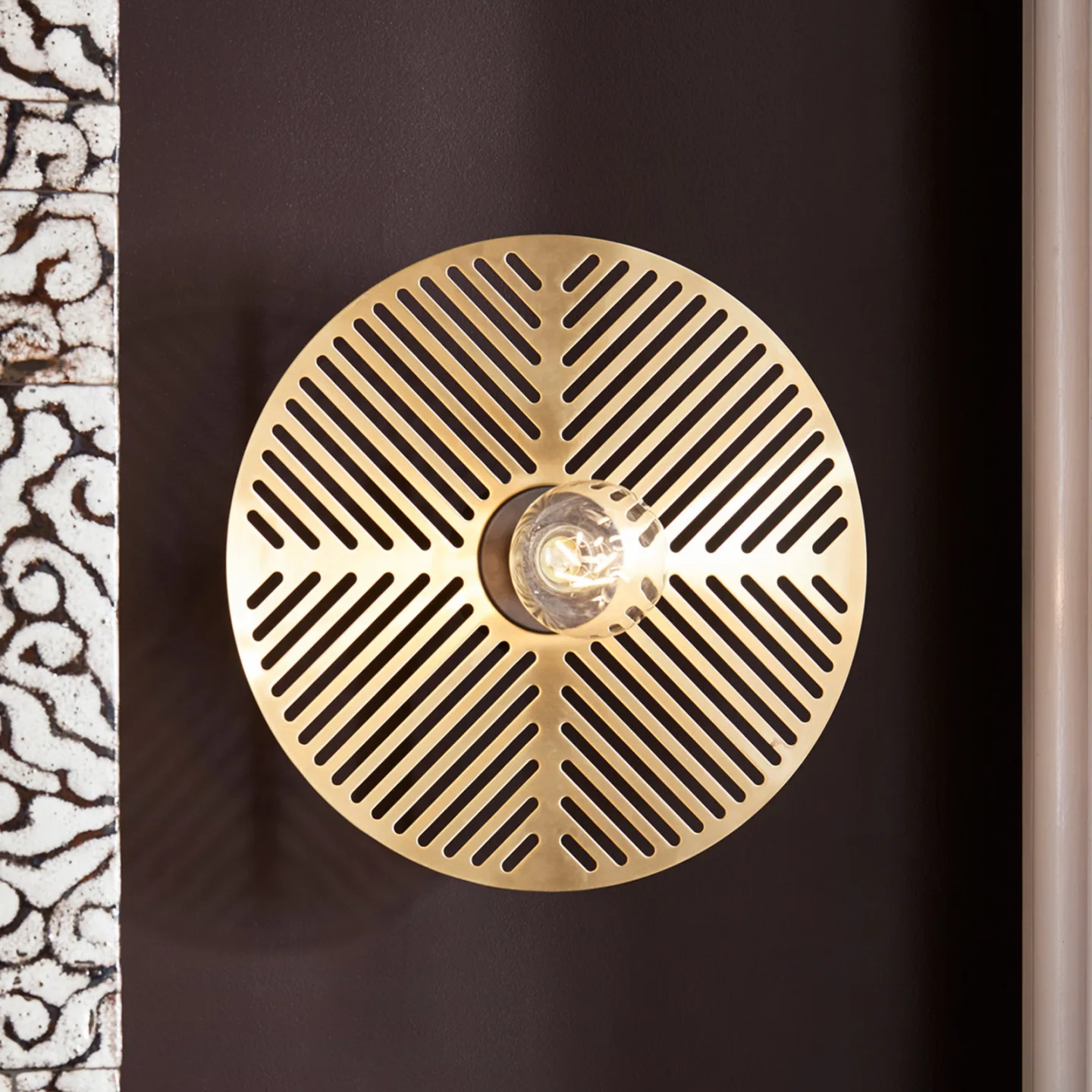 Waterlily vägglampa mässing - MARKET SET - Vardagsrum - Design - Metall - Rund