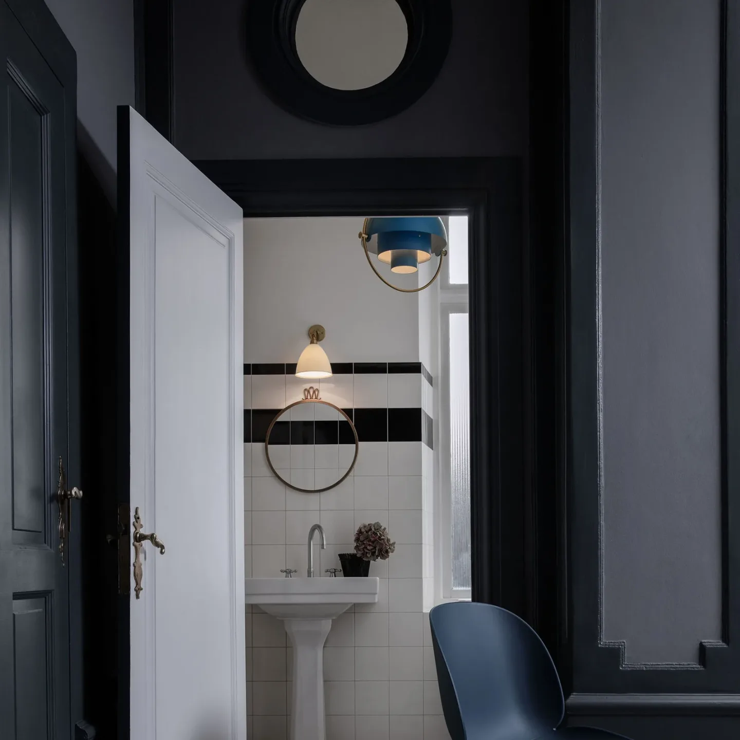 GUBI Multi-Lite Pendelleuchte Messing-blau