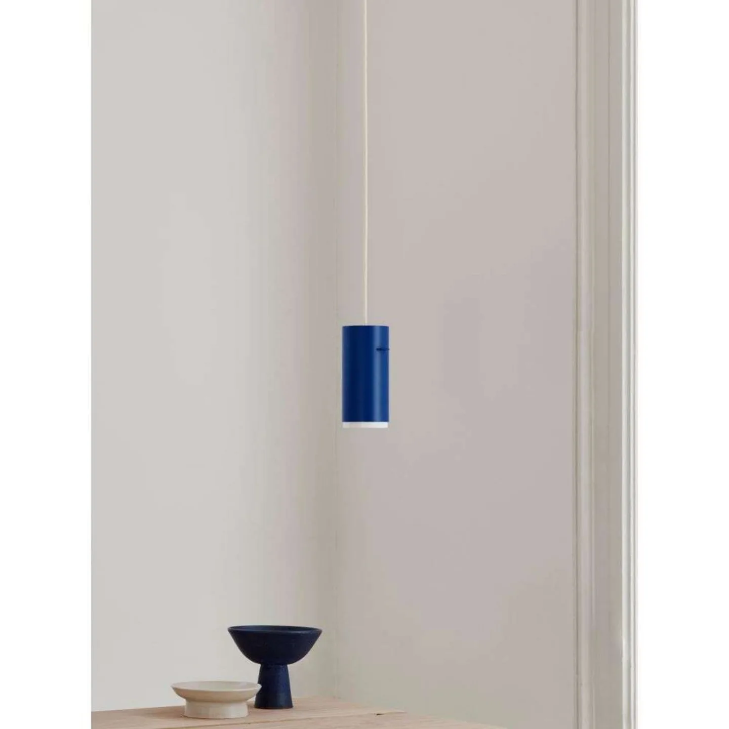 Tube Pendel Small Deep Blue - Moebe - Stue - Aluminium