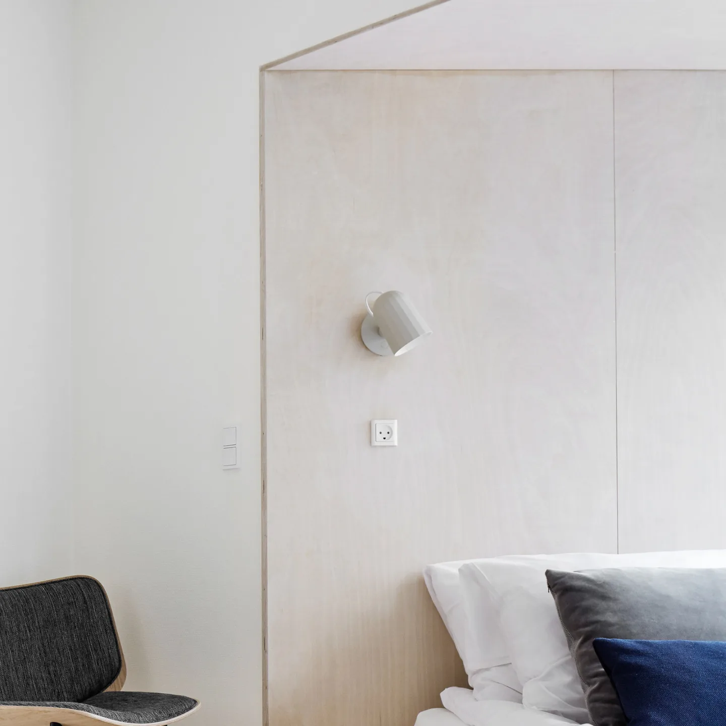 Noc Button Wandleuchte HW Off-White - HAY Noc Wall Button - Wohnzimmer - Design - Metall - Einflammig