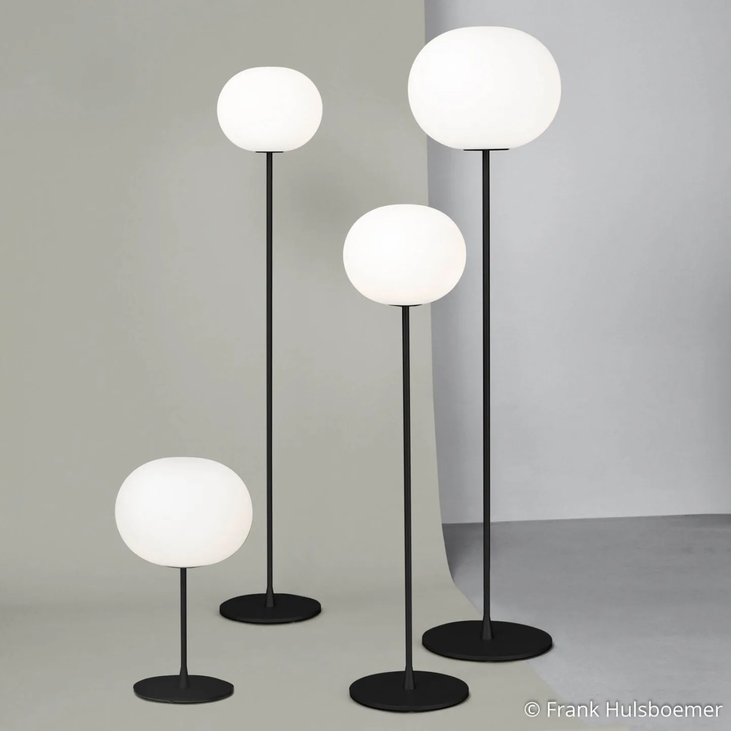 Glo-Ball T1 Tischleuchte Matt Black/Opal - Flos - Flos - Wohnzimmer - Design - Glas - Kugel
