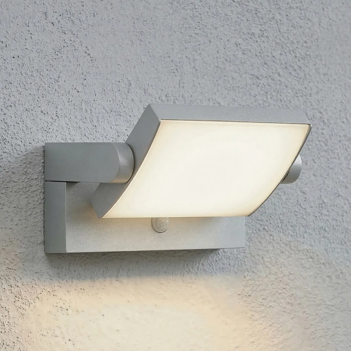 Sherin LED-udendørs væglampe med sensor, lysegrå, drejelig – Lindby - Altan - Moderne - Aluminium - Kantet