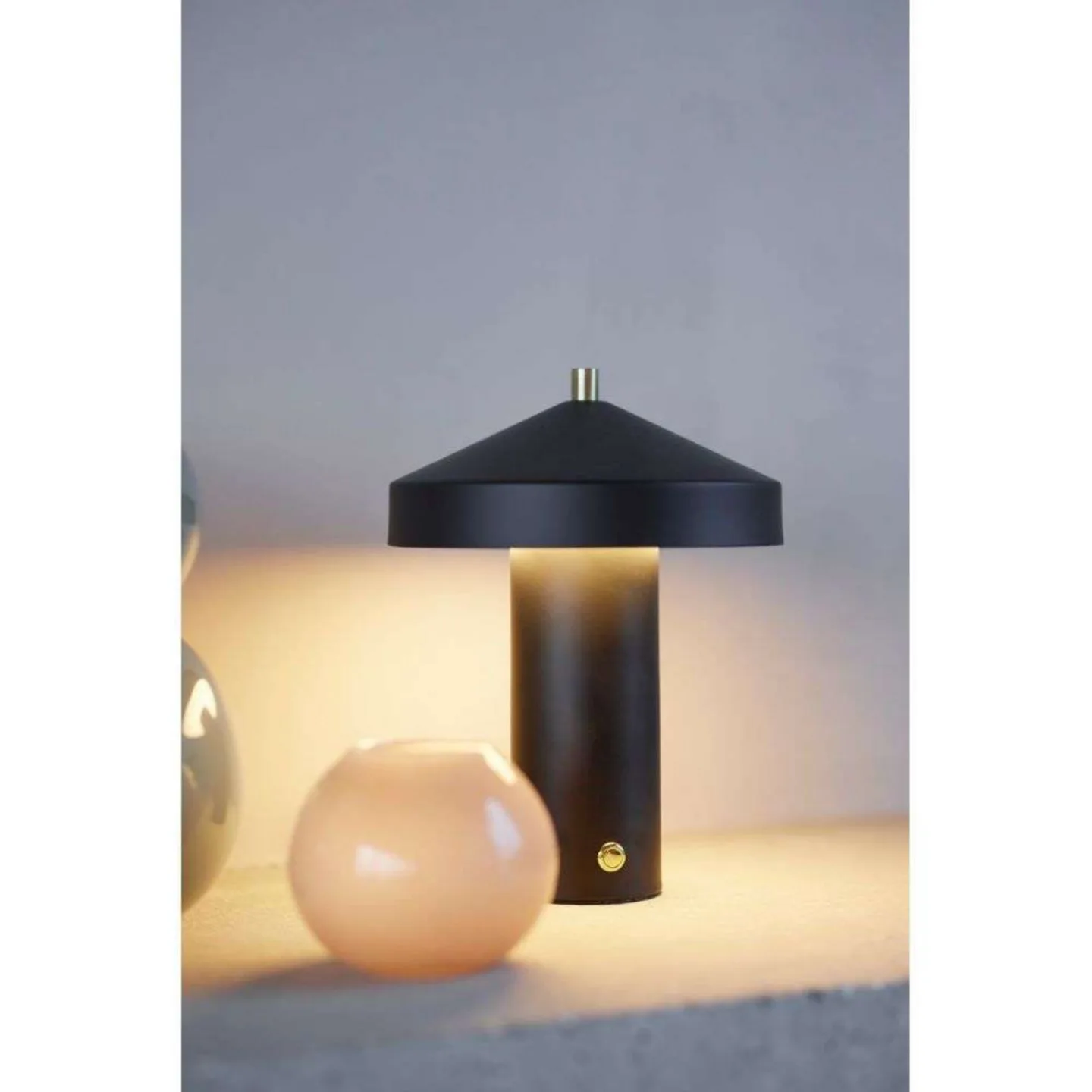 Hatto Portable Tischleuchte Black - OYOY Living Design - Wohnzimmer - Metall