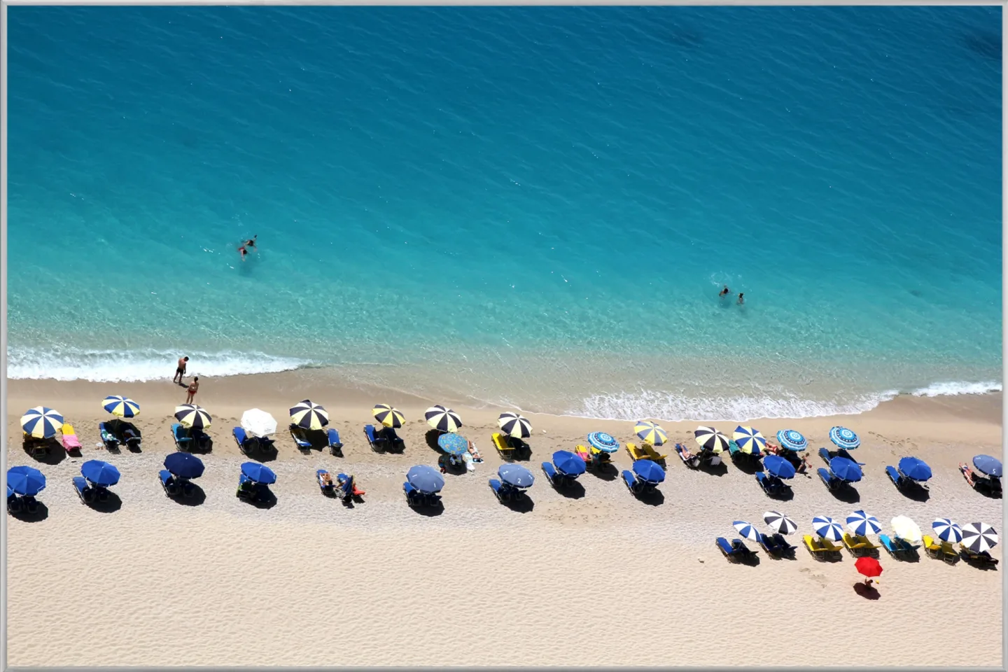 image LAND Bild mit Rahmen Sonnenschirme am Strand | Schubiger Möbel