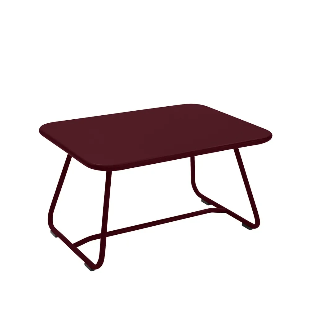Fermob Sixties bord Black cherry (vinröd)