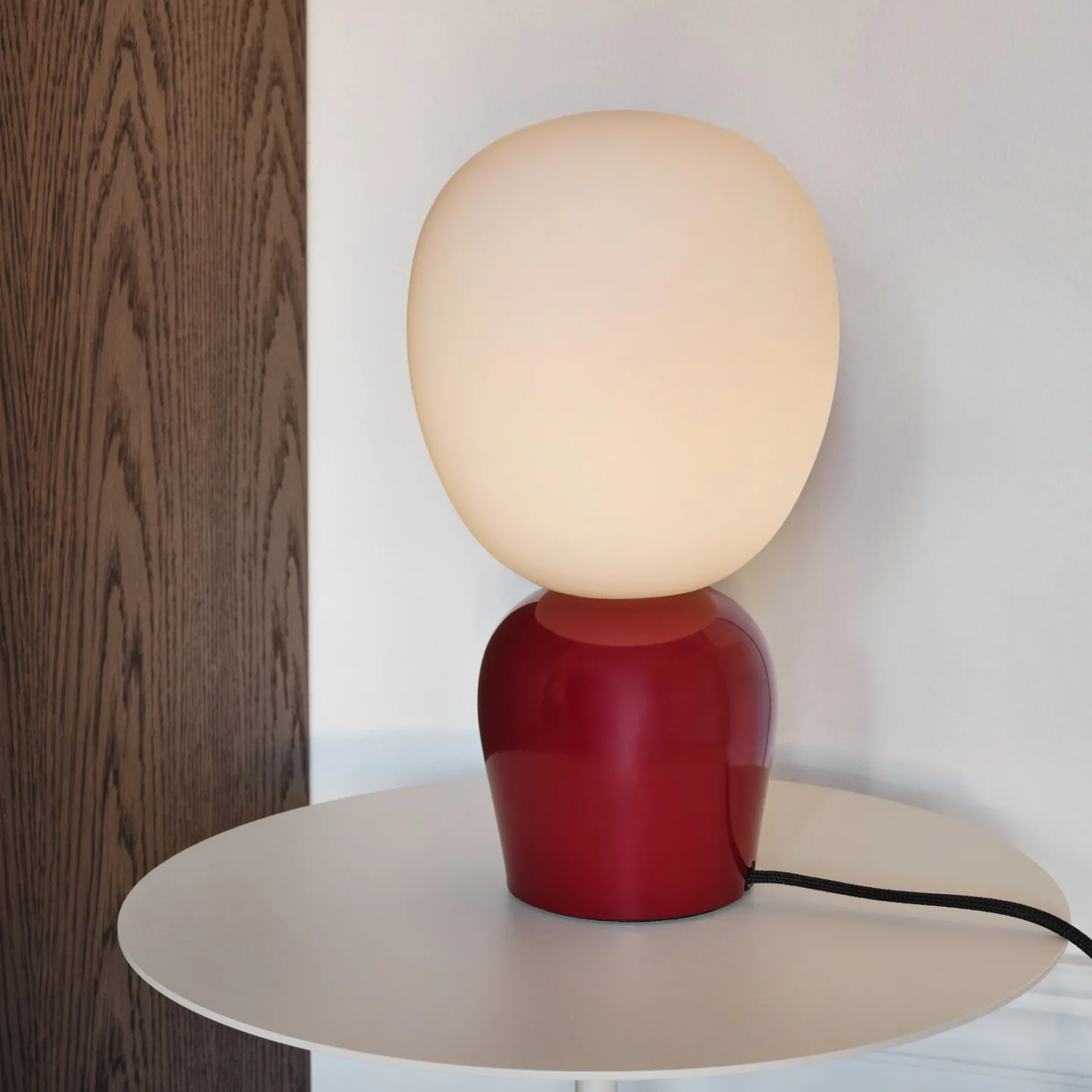 Buddy Tischleuchte, rot, Metall/Glas, Höhe 33,5 cm - Belid - Wohnzimmer - Design - Kugel