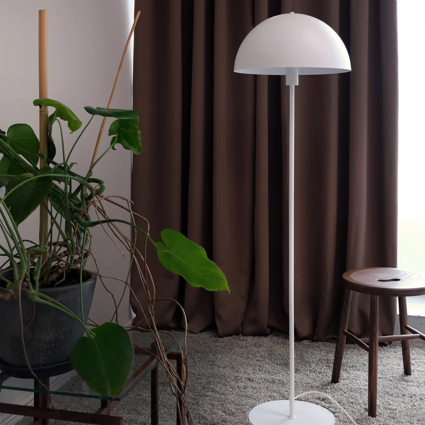 Stockholm Gulvlampe Matt White - Dyberg Larsen - Stue - Design - Metal - Med skærm