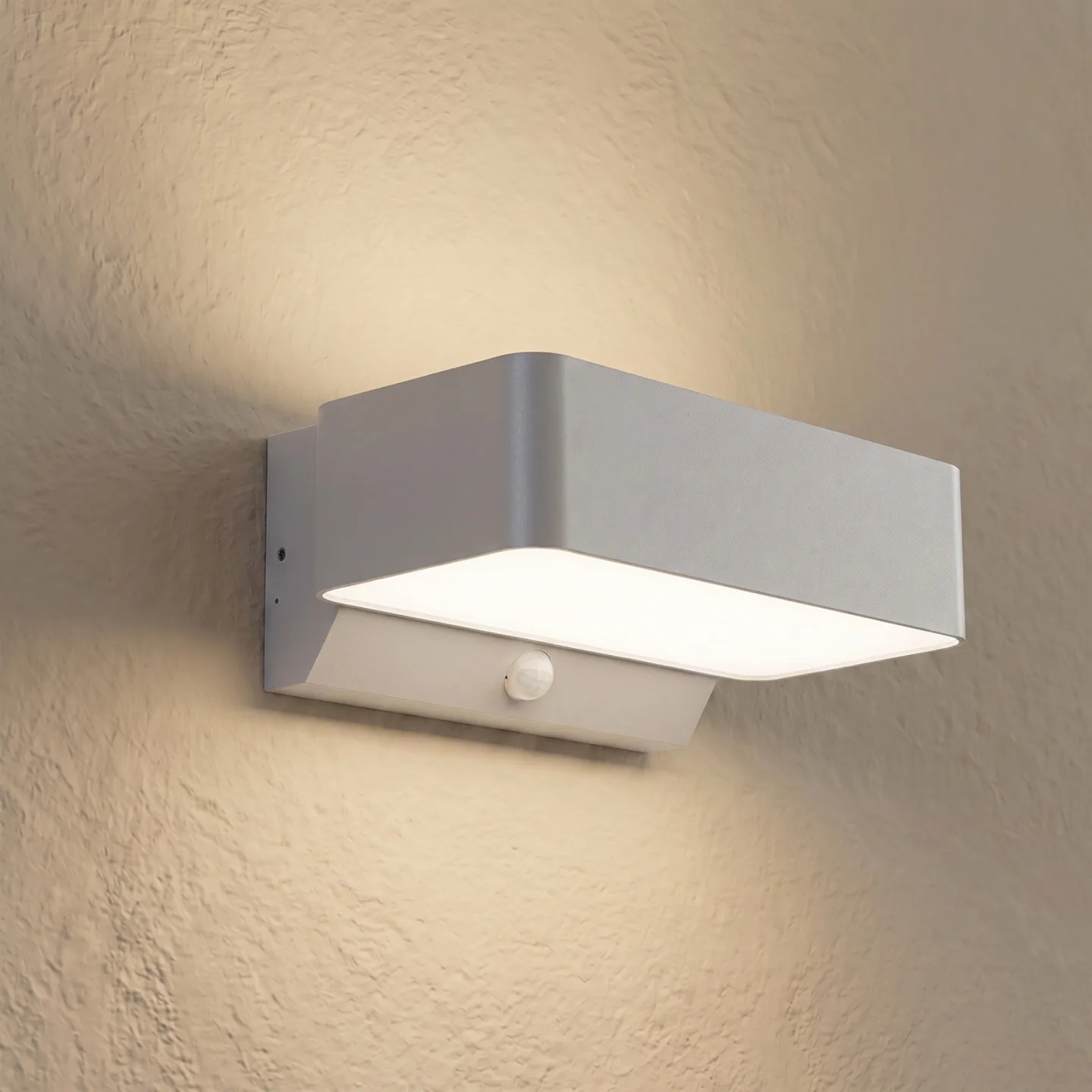 Fando LED-Außenwandleuchte, silber, 22,5 cm, Sensor, IP44 - Lindby - Aluminium - Eckig