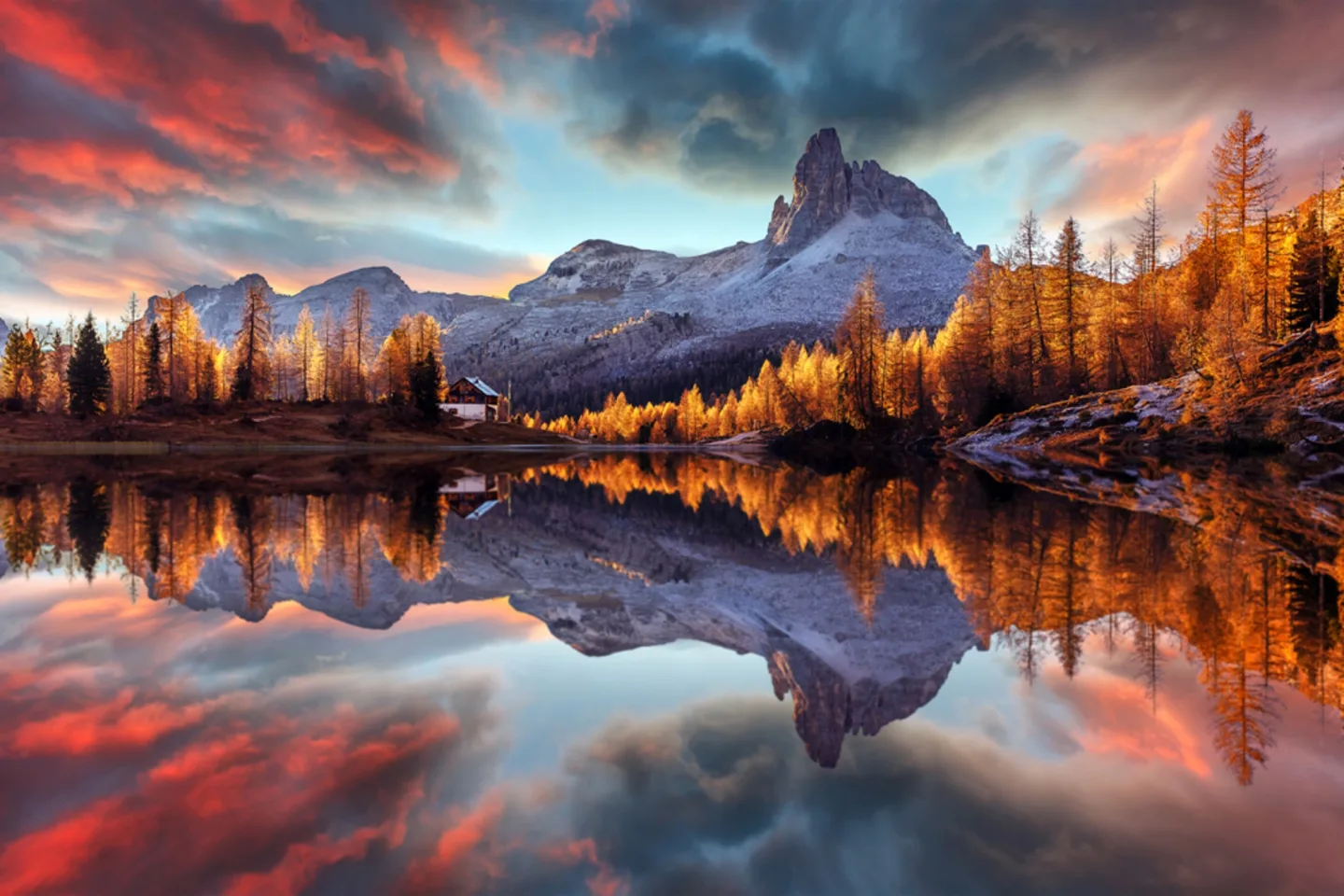 image LAND Acrylglasbild Spiegelnde Berge im Sonnenaufgang | Schubiger Möbel