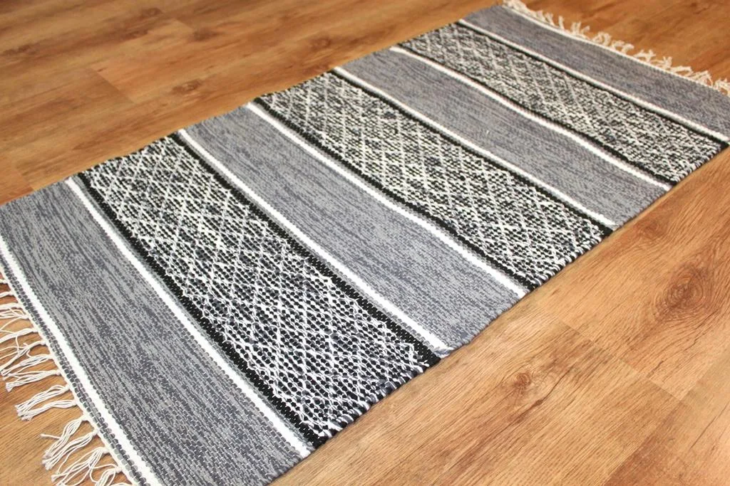 Filleryer - Visby (sort-hvit) (Størrelse: 60 x 110 cm)