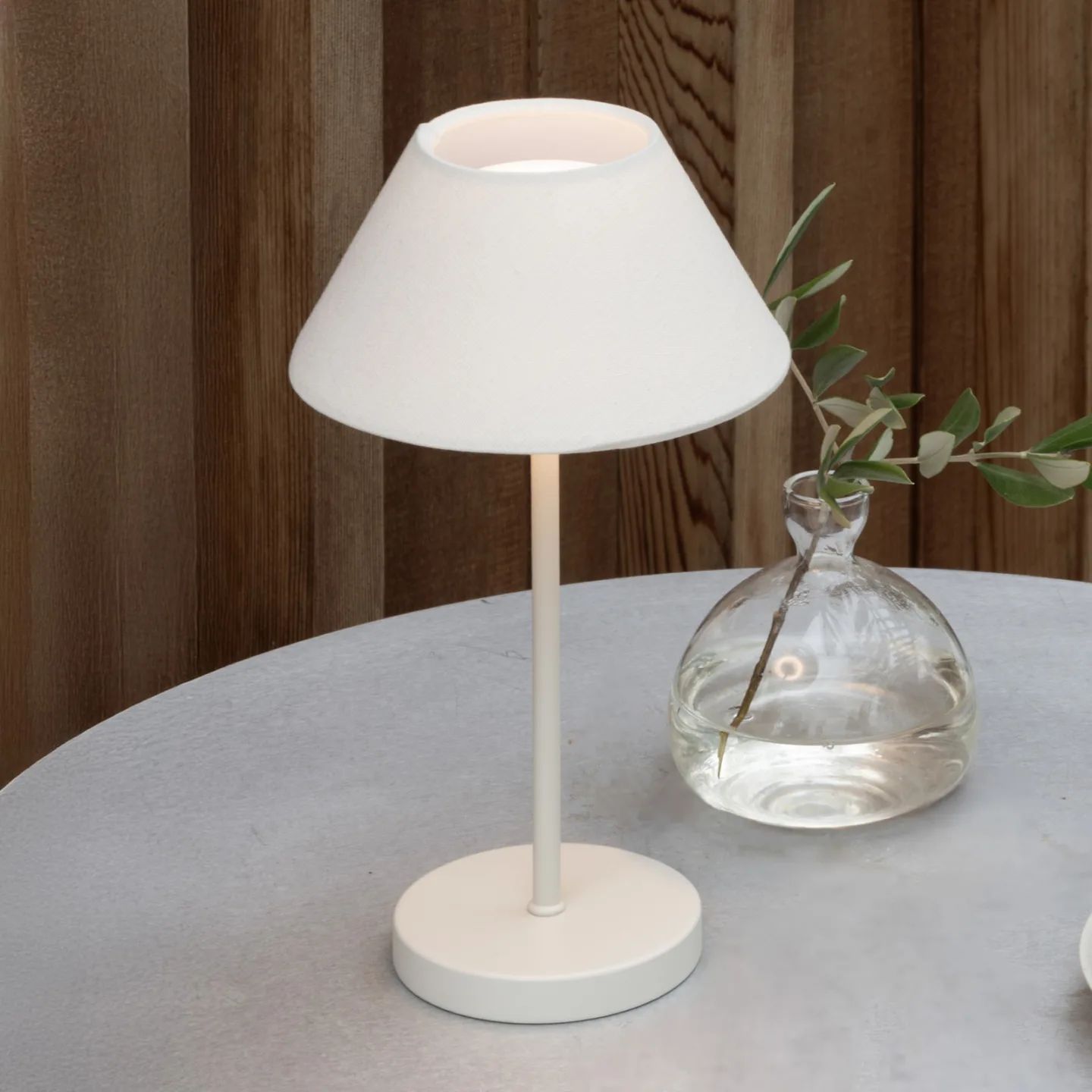 Teya LED-Akkutischlampe, weiß, 26 cm, IP44 - Watt & Veke - Wohnzimmer - Design - Metall - Einflammig