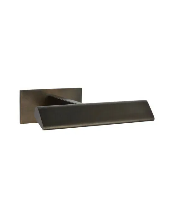 Petrel 8" Picture Light Bronze