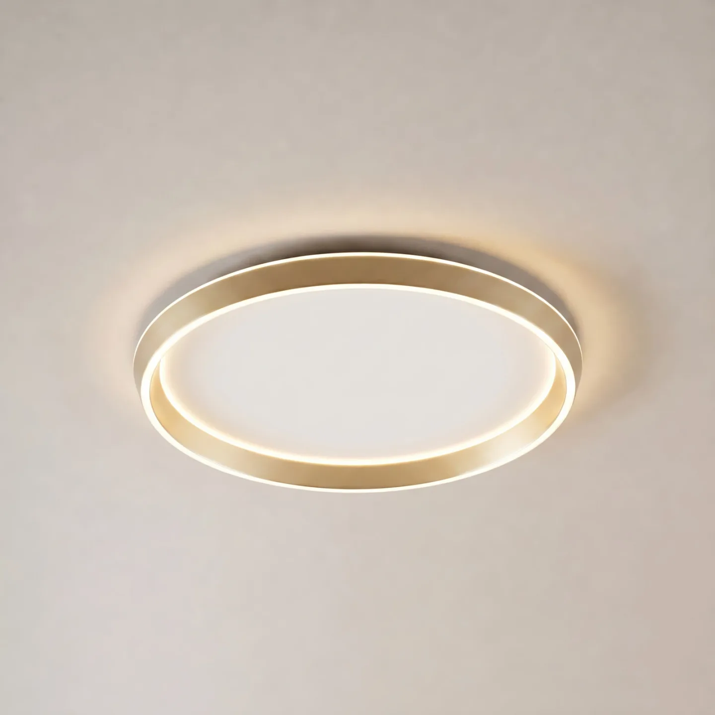 Rylan LED-taklampa, Ø 62 cm, mässing, CCT, dimbar – Lucande - Vardagsrum - Modern - Metall - Med en ljuskälla