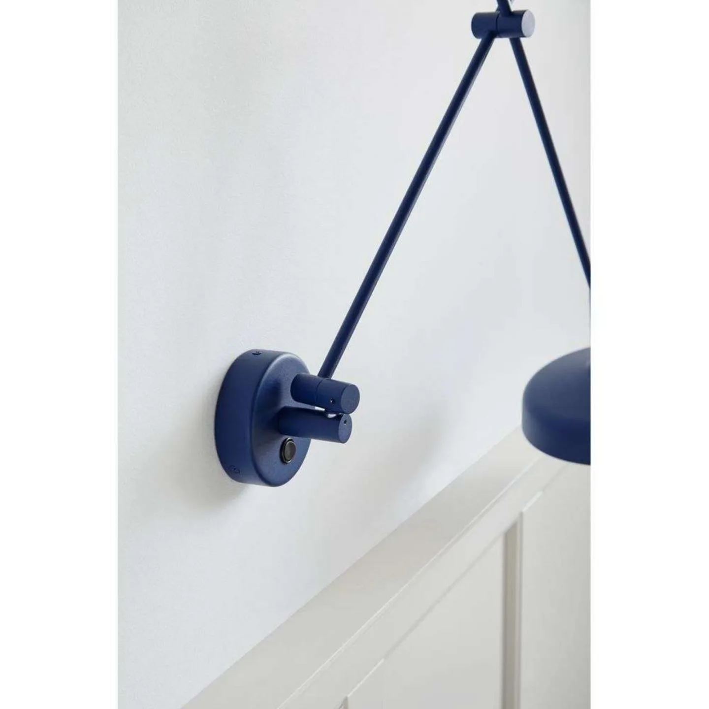Arigato Væglampe Blue - Grupa - Stue - Design - Aluminium