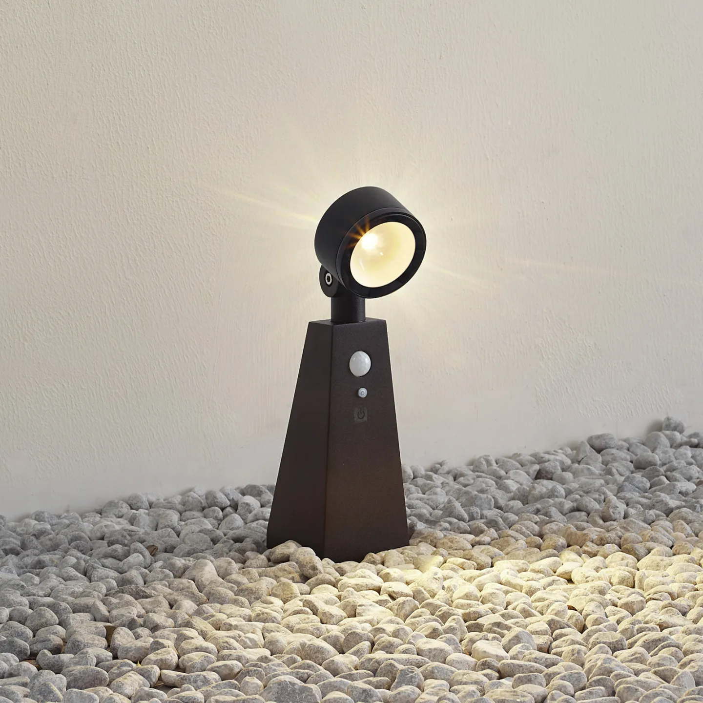 Raide LED Solcellelampe w/Sensor Sort - Lindby - Terrasse - Moderne - Aluminium - Med én lyskilde