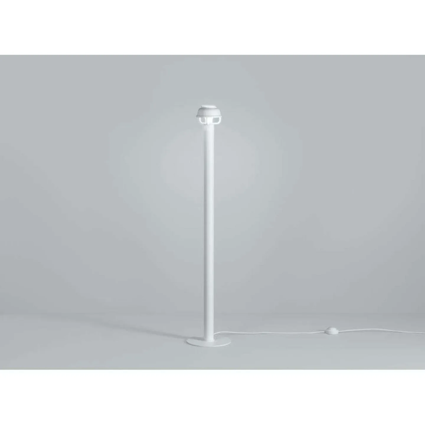 Kori Stehleuchte White - Artek - Wohnzimmer - Aluminium