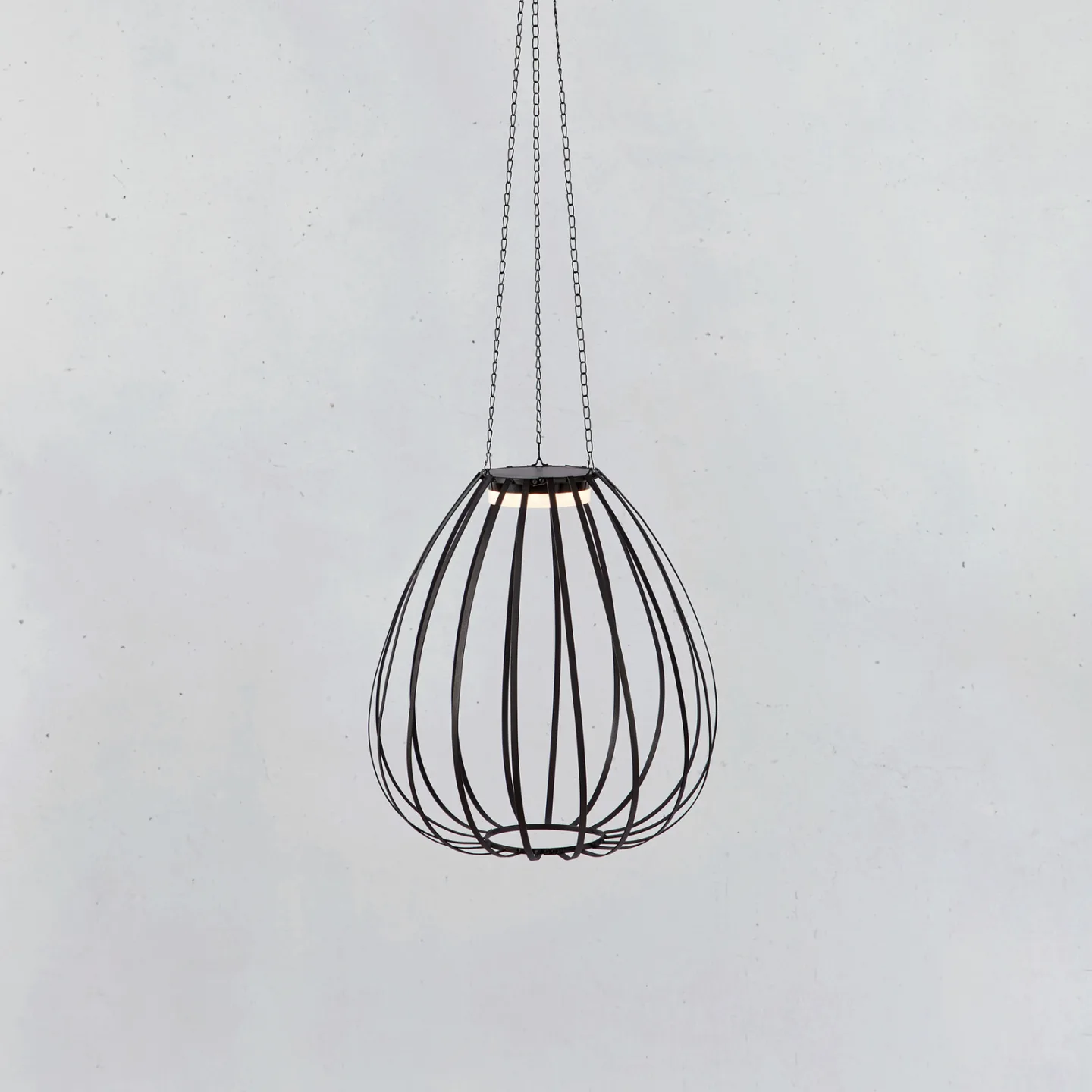 Ovia LED-pendellampa, Ø 42 cm, svart, IP44, dimbar. Markslöjd - Skandinavisk - Metall - Med en ljuskälla