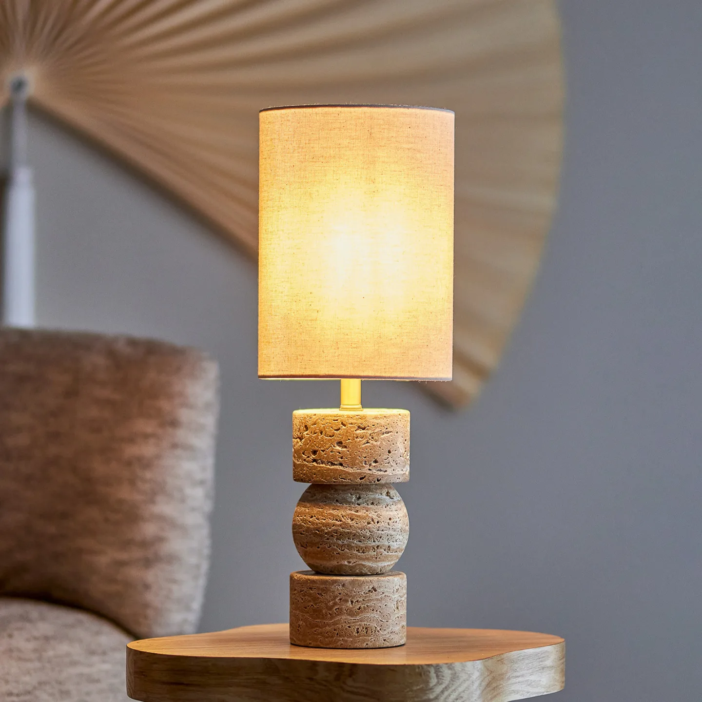 Marci Tischlampe, natur, 53 cm, Travertin - Bloomingville - Wohnzimmer - Landhaus / Rustikal - Stein - Einflammig