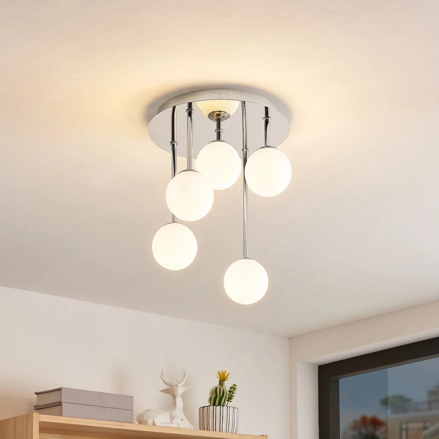 Chrissy 5 Taklampe Ø25 Opal/Chrome - Lindby - Stue - Moderne - Metall - Med flere lyskilder