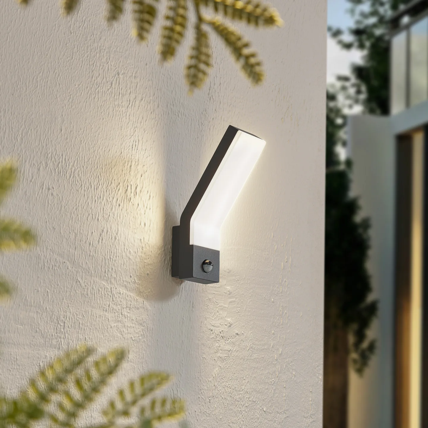 Korvik LED-Außenwandlampe, 26 cm, anthrazit, Sensor - Lindby - Terrasse - Modern - Aluminium - Einflammig