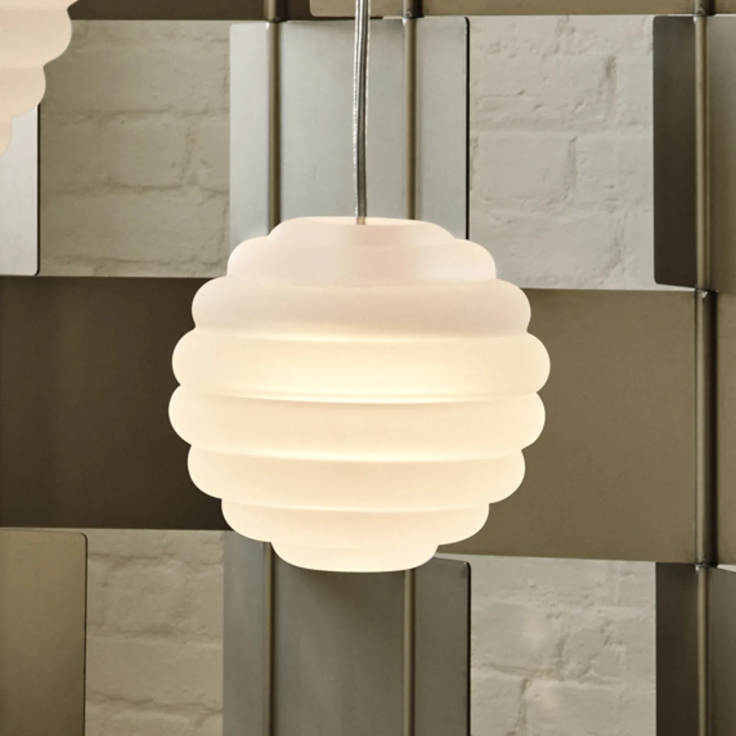 Press Sphere Mini LED-Hängelampe gefrostet 15 cm - Tom Dixon - Wohnzimmer - Design - Glas - Mit Schirm