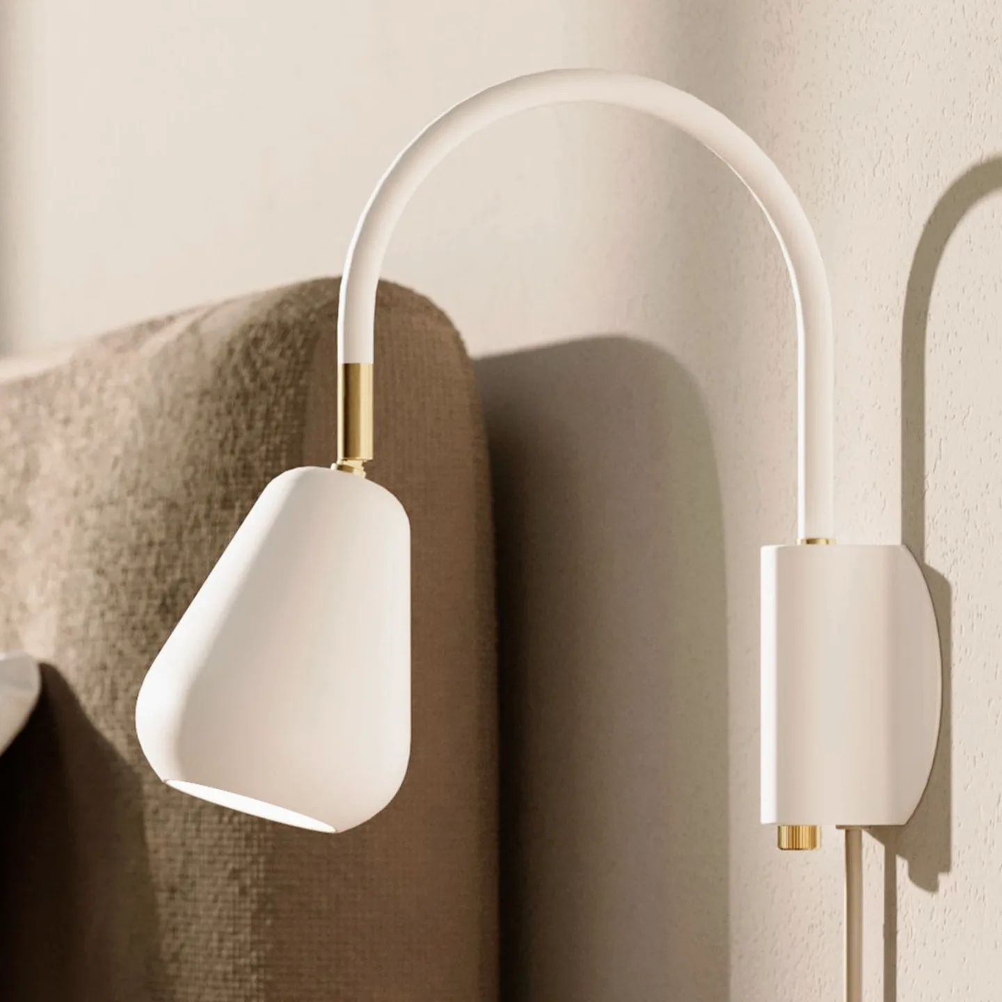 Anoli Wandstrahler gold/weiß Metall GU10 Stecker - Nuura Nuura Aps - Wohnzimmer - Modern - Einflammig