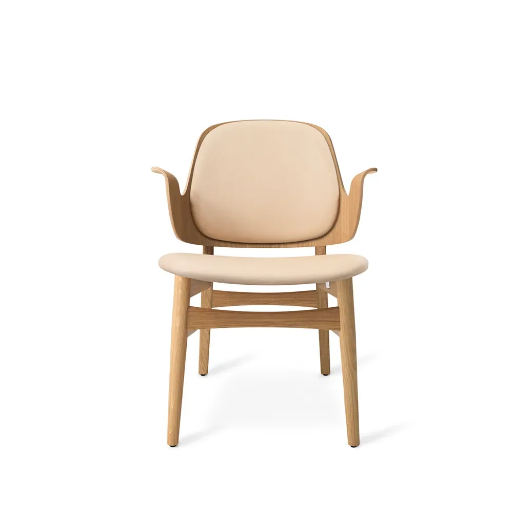 Warm Nordic Gesture loungestol läder vegetal 90 natur, vitoljat ekstativ, sits i latte