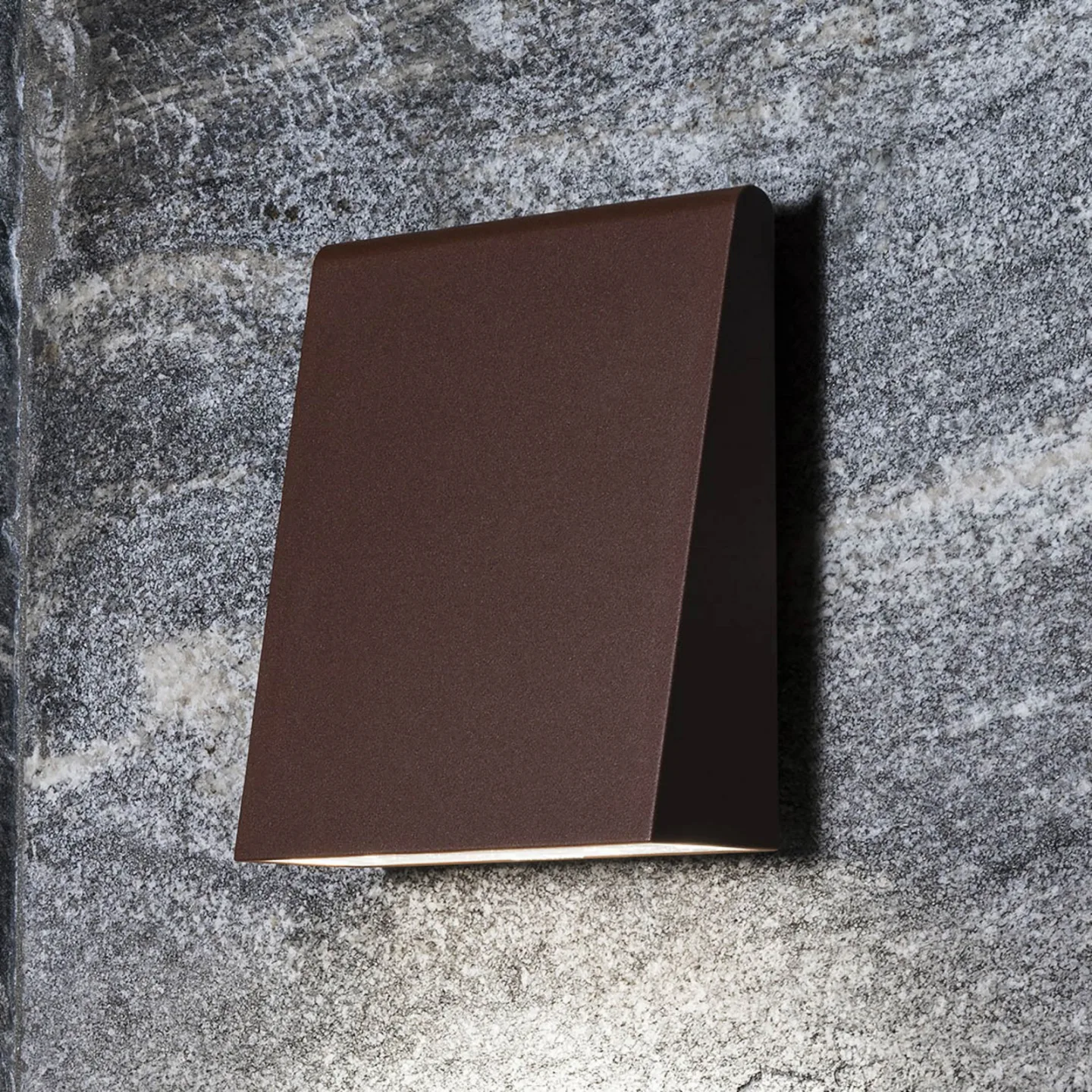 Cuneo LED-Außenwandleuchte, rost - Artemide - Balkon - Design - Metall - Eckig