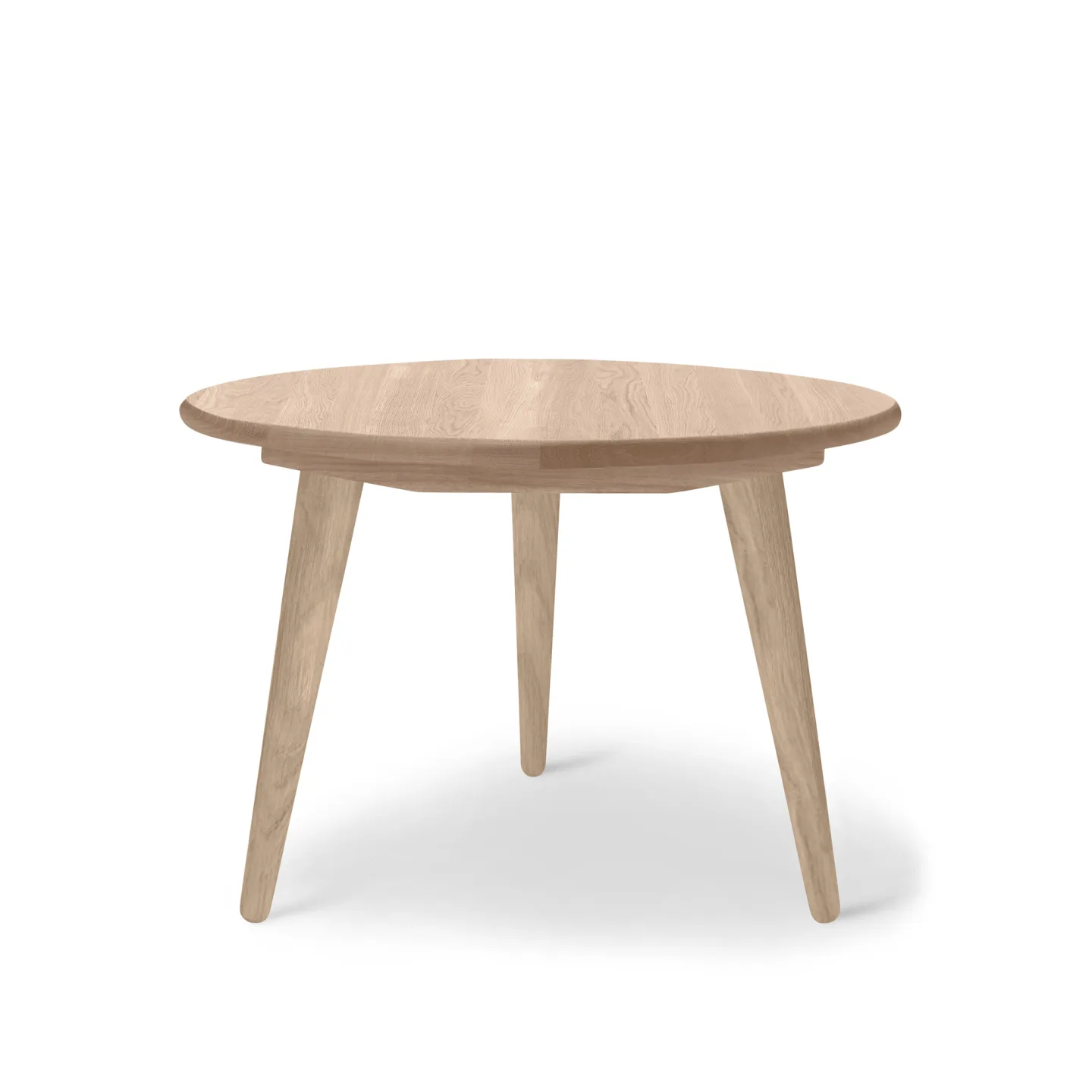 Carl Hansen - CH008, Tvålad Ek, Ø 78 cm - Höjd 44 cm - Soffbord - Hans J. Wegner - Träfärgad - Trä