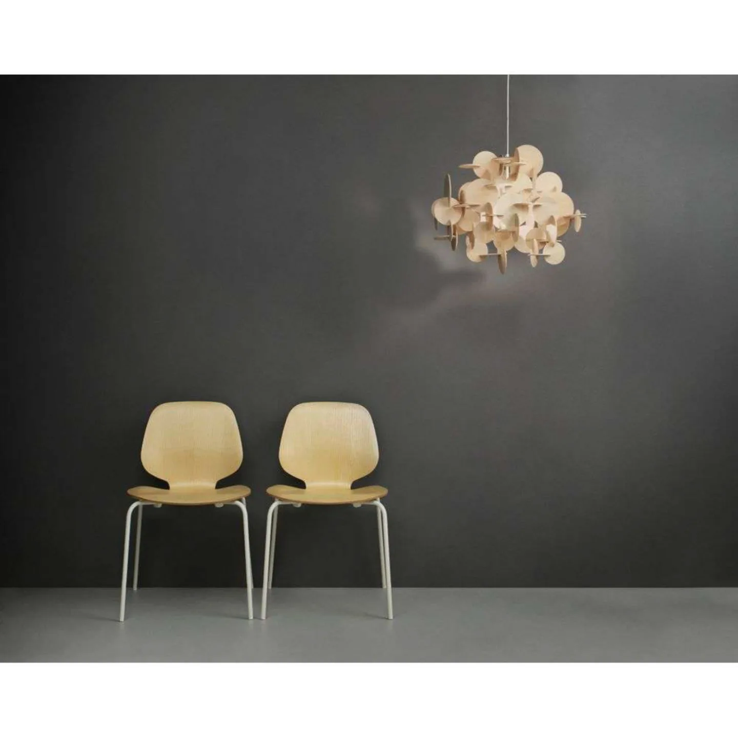 Bau Pendelleuchte Large Nature - Normann Copenhagen - Wohnzimmer - Holz
