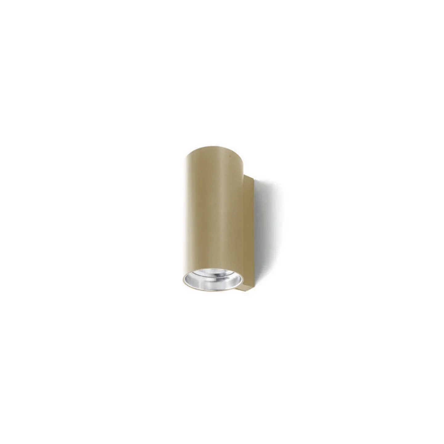 E04 Vägglampa H46,5xØ13,4 Matt Mässing - Luceplan - Vardagsrum - Aluminium