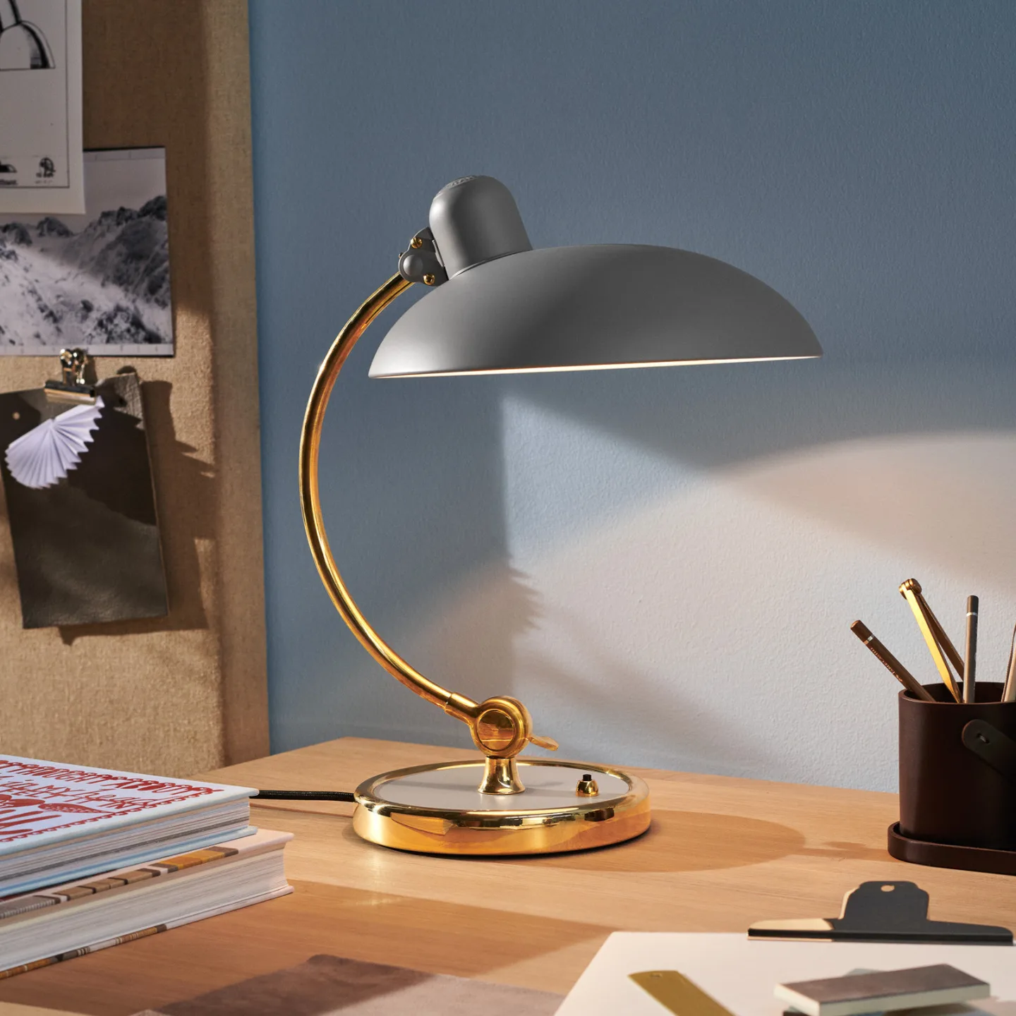 Kaiser Idell luksus bordlampe, grå/messi - FRITZ HANSEN Kaiser Idell 6631-T Luxus - Stue - Design - Metall - Med en lyskilde
