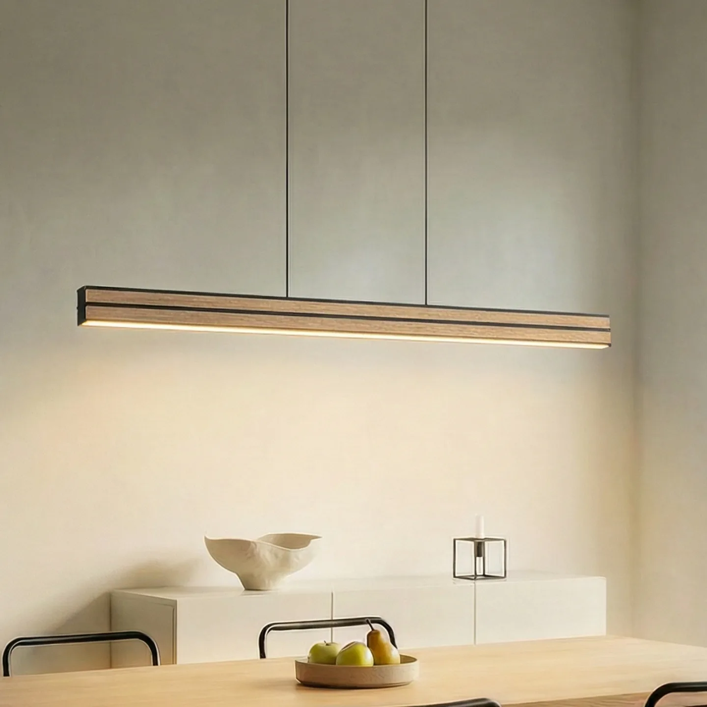 Lisene LED-hængelampe, eg/sort, CCT, 117 cm - Quitani - Spisestue - Design - Træ - Lineær