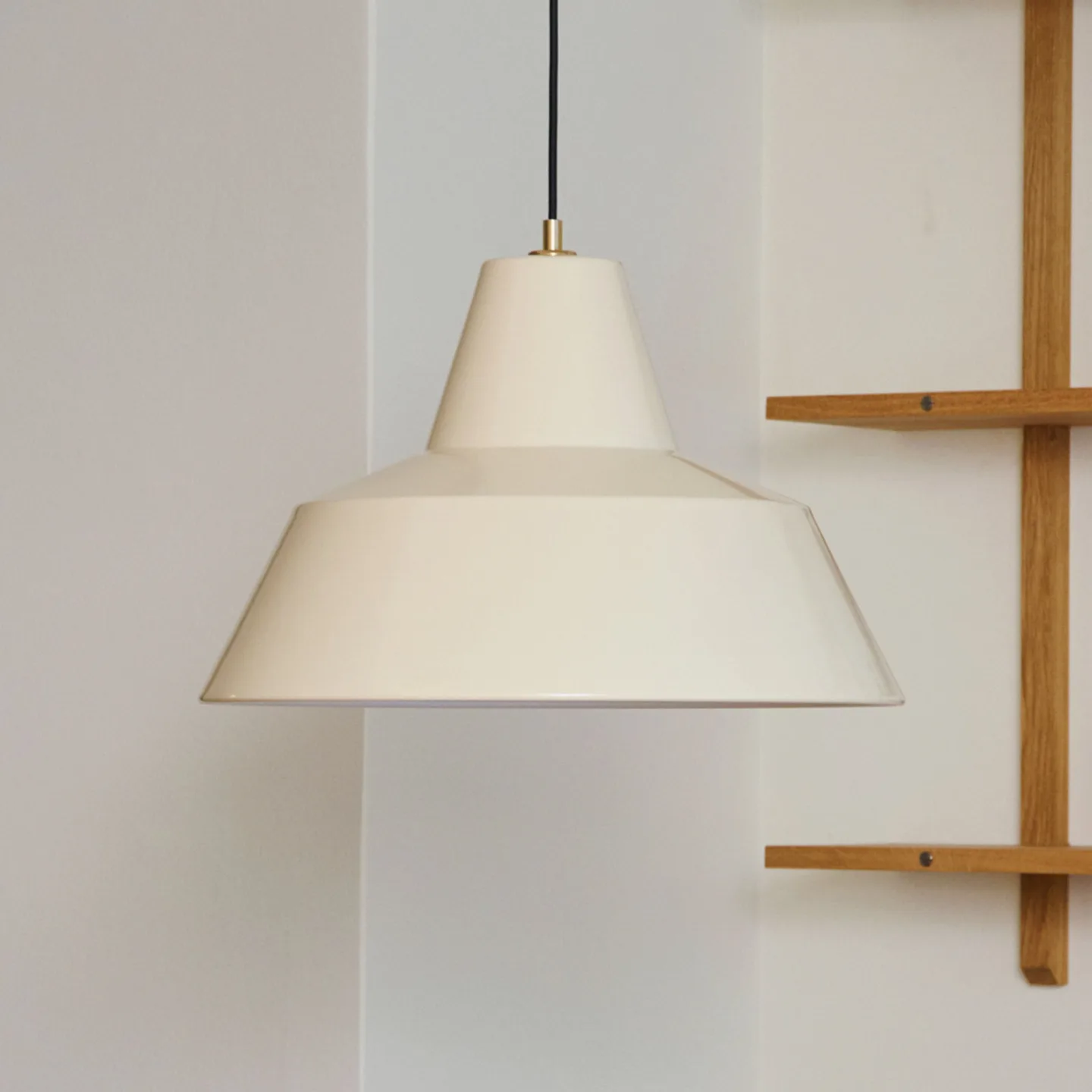 Workshop W4 Pendelleuchte, creme, Alu, E27 - Made By Hand - Esszimmer - Design - Aluminium - Einflammig