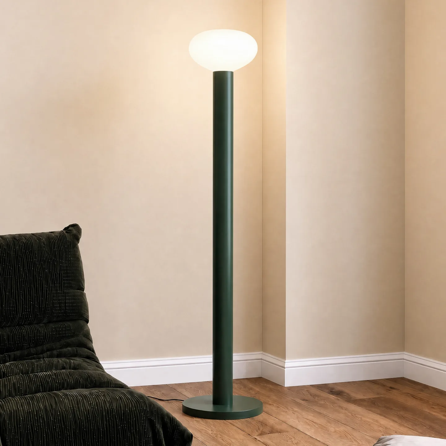 Flo Stehleuchte, grün, Ø 30 cm, 1-flammig, Glas - Aldex - Wohnzimmer - Design - Metall - Einflammig