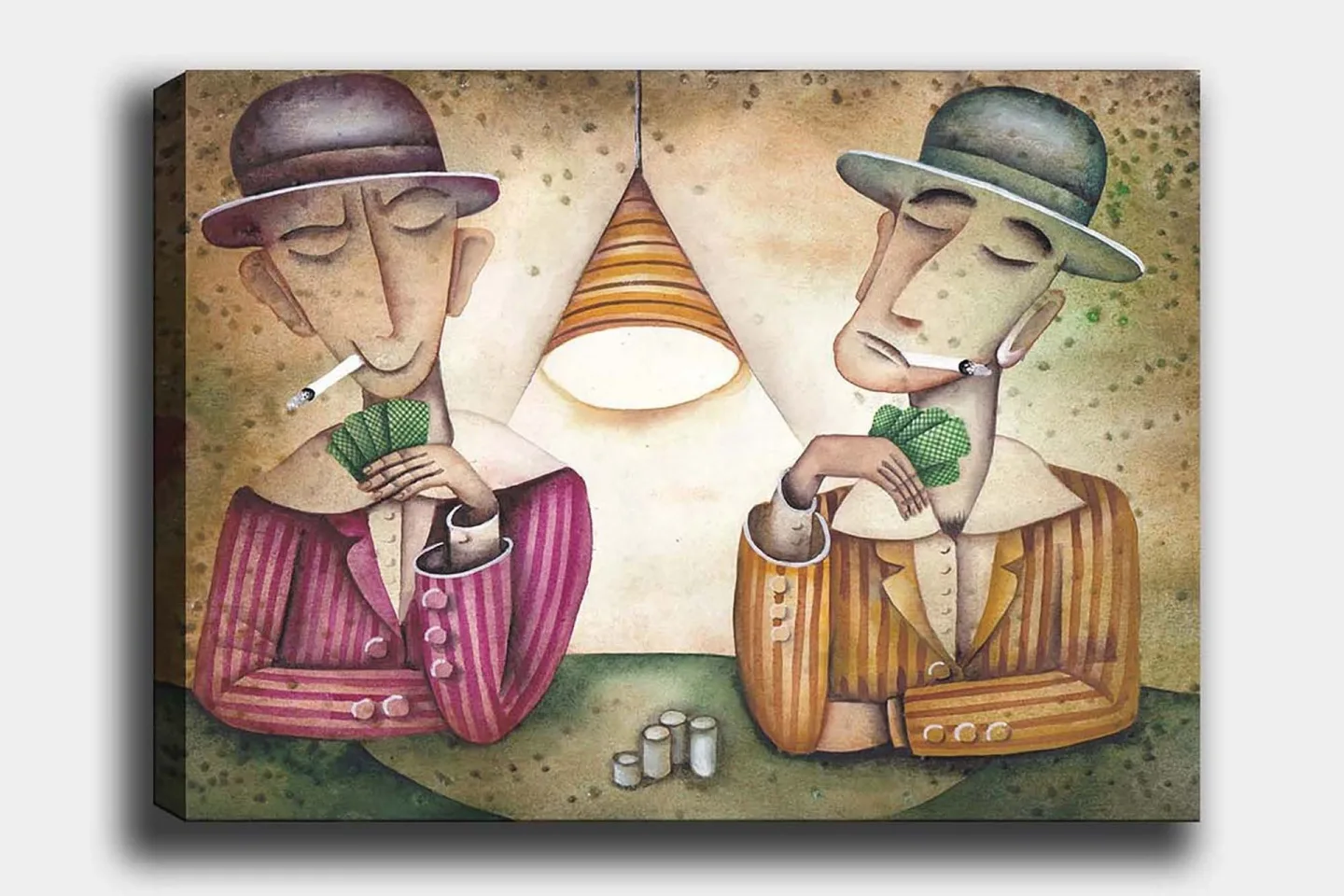 Canvastavla 70x100 cm - Två män som spelar kort under en lampa, med cigaretter i munnen och en koncentrerad min - Lila / Grön / Beige