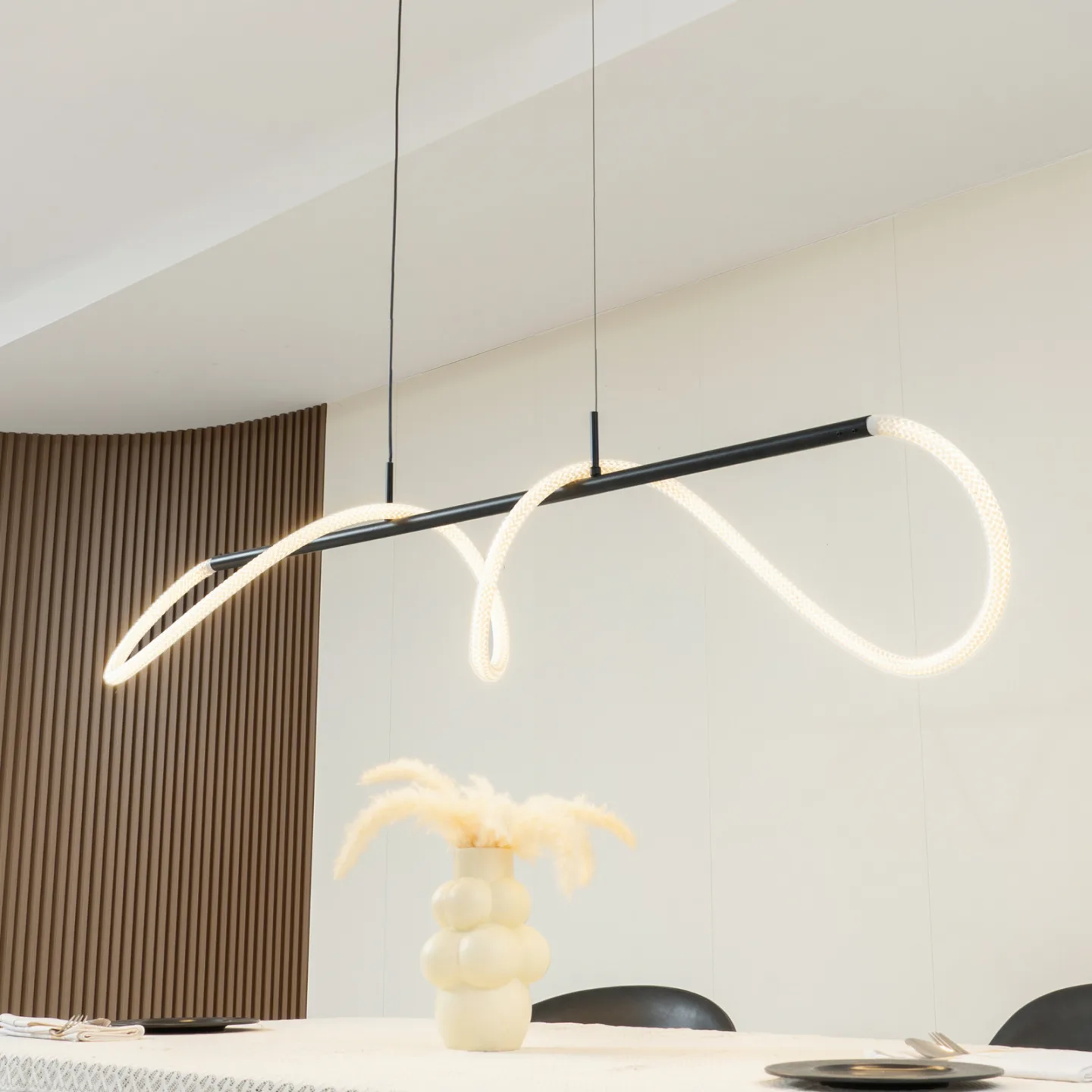 Lucande LED-Hängeleuchte Kisune, schwarz/weiß, Metall - Esszimmer - Modern - Kunststoff - Einflammig