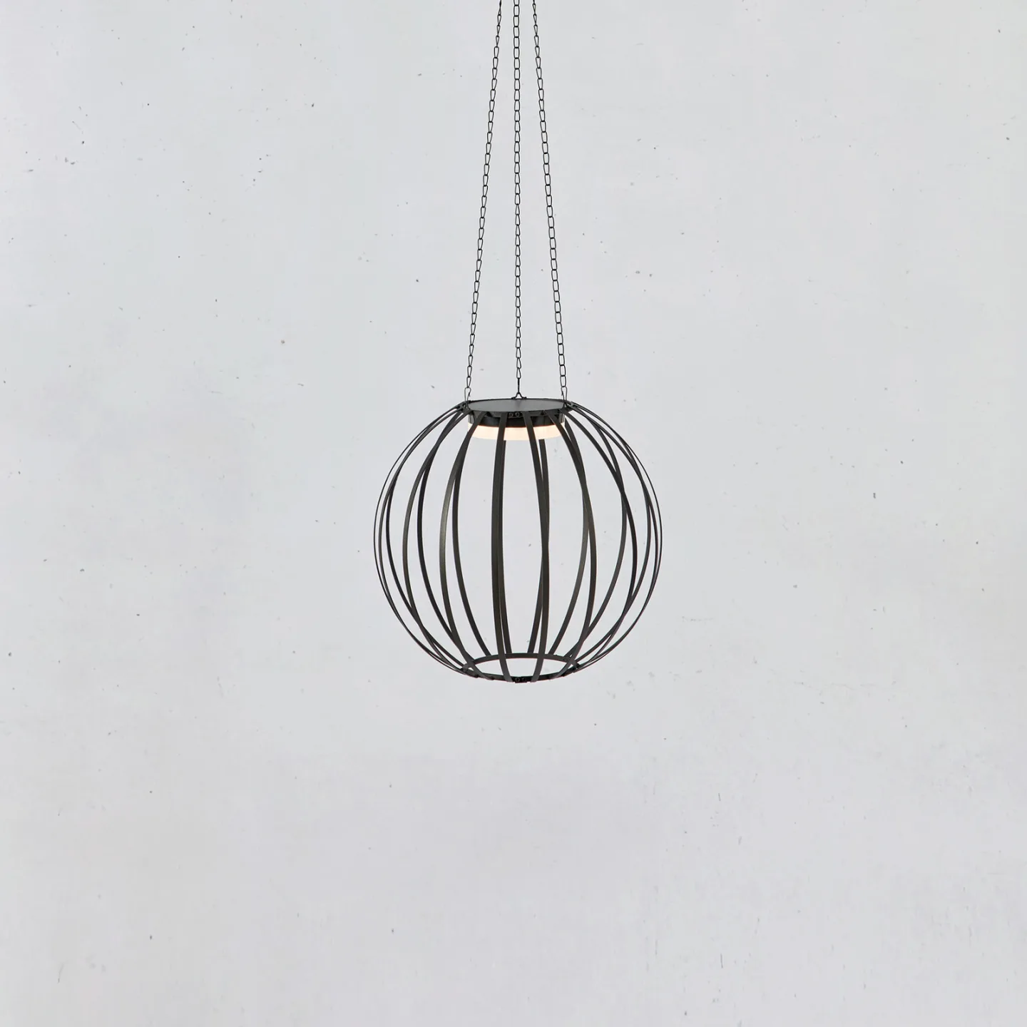 Kivo LED-solcellspendellampa, Ø 37 cm, svart, IP44, dimbar. Markslöjd - Skandinavisk - Metall - Med en ljuskälla