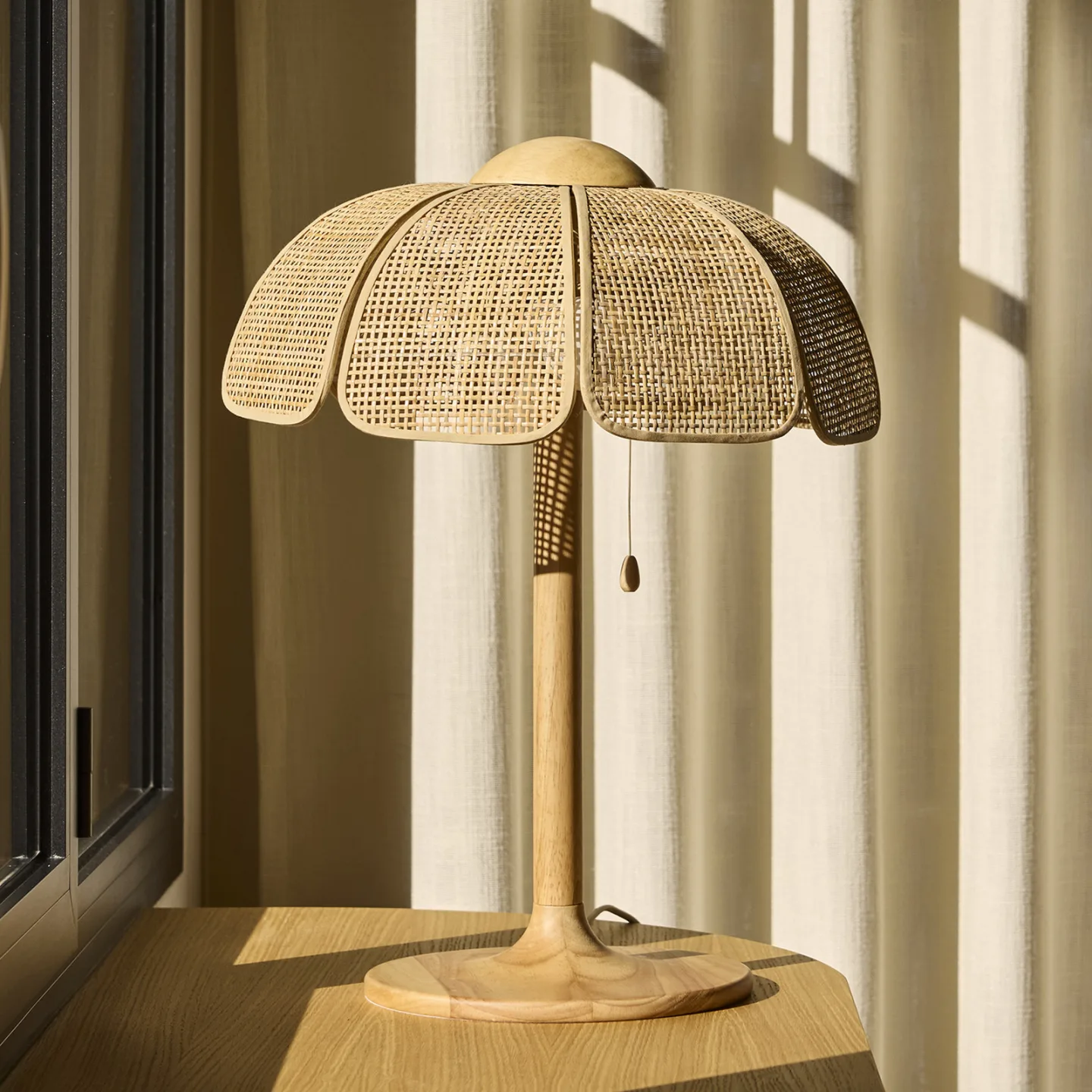 Coquillage bordlampe, flettet rør/tre - MARKET SET - Stue - Design - Rund